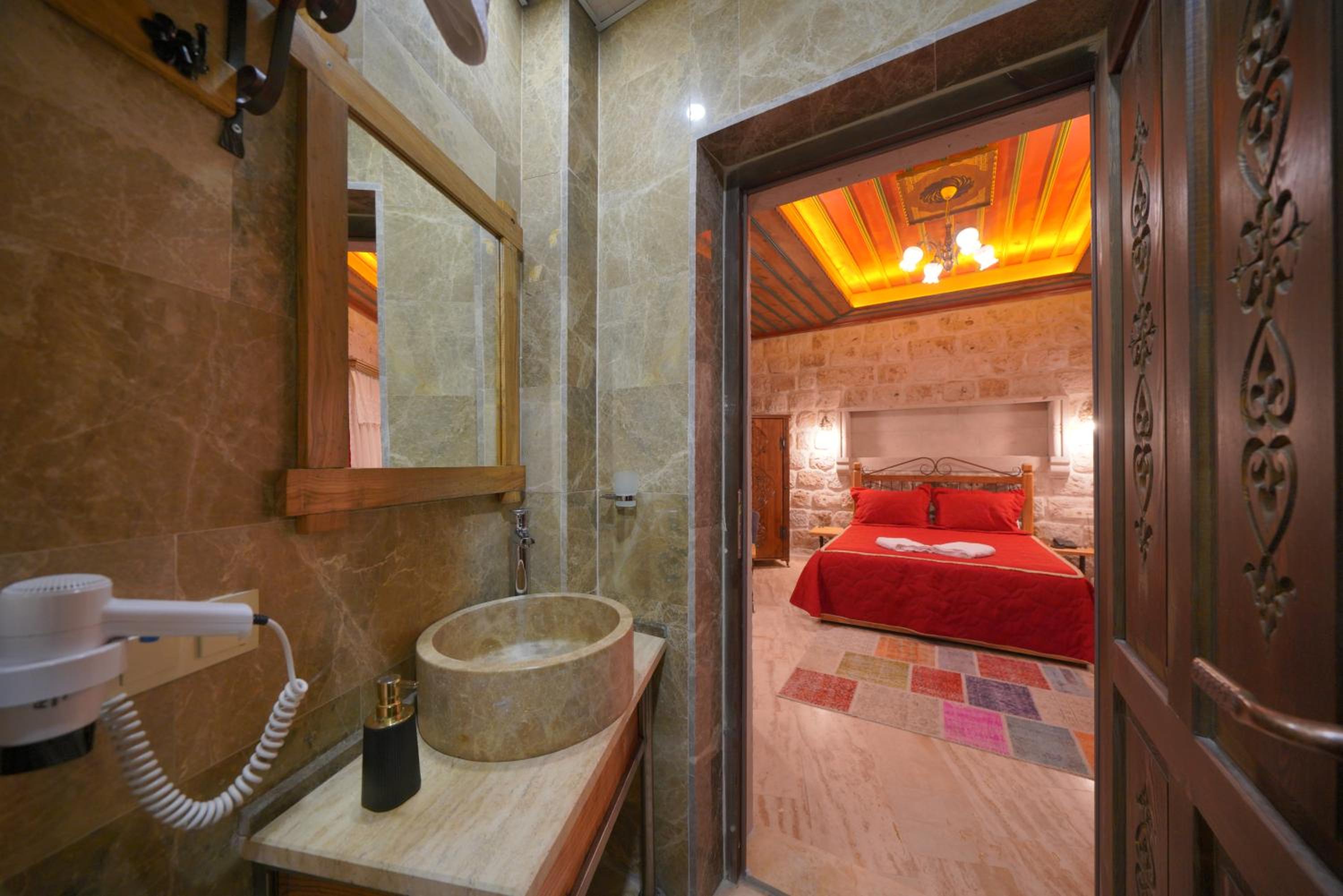 Double Room - Photo 10