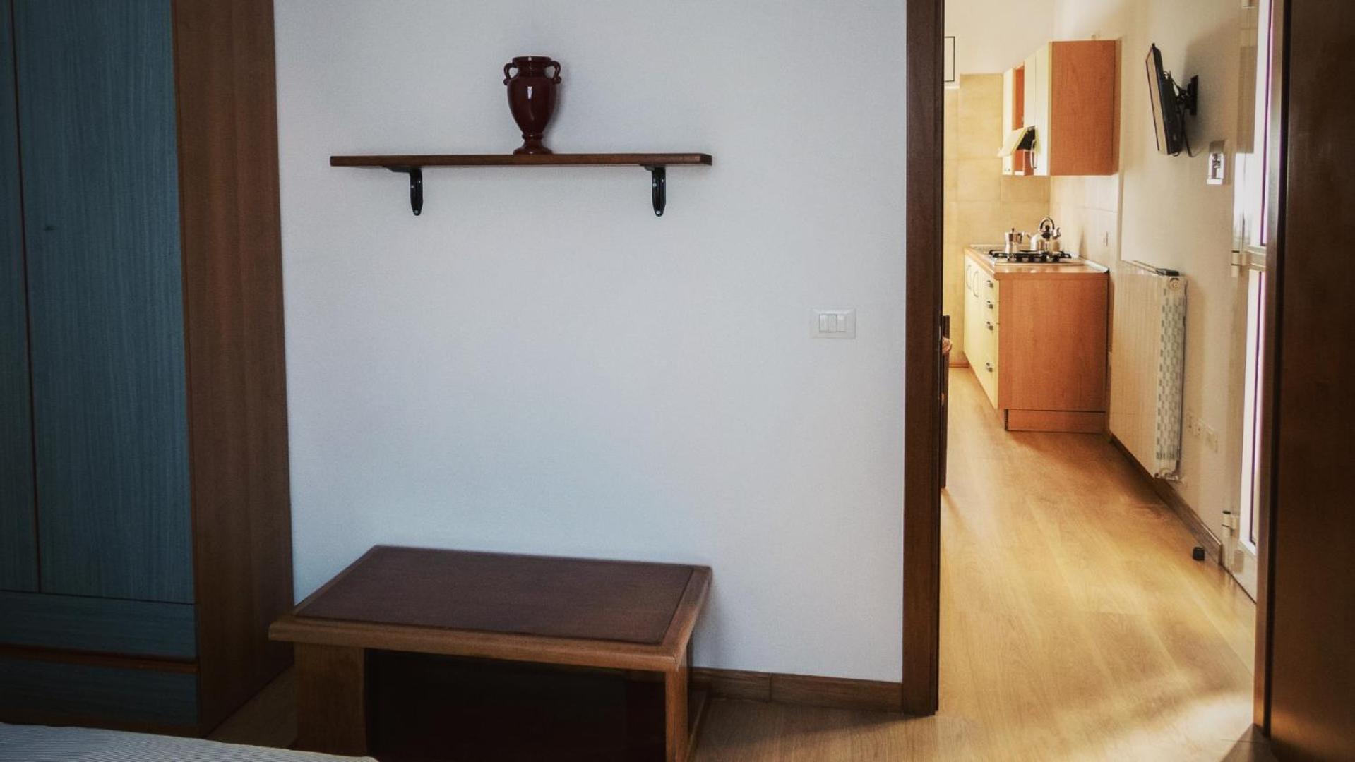 One-Bedroom Apartment photo 3