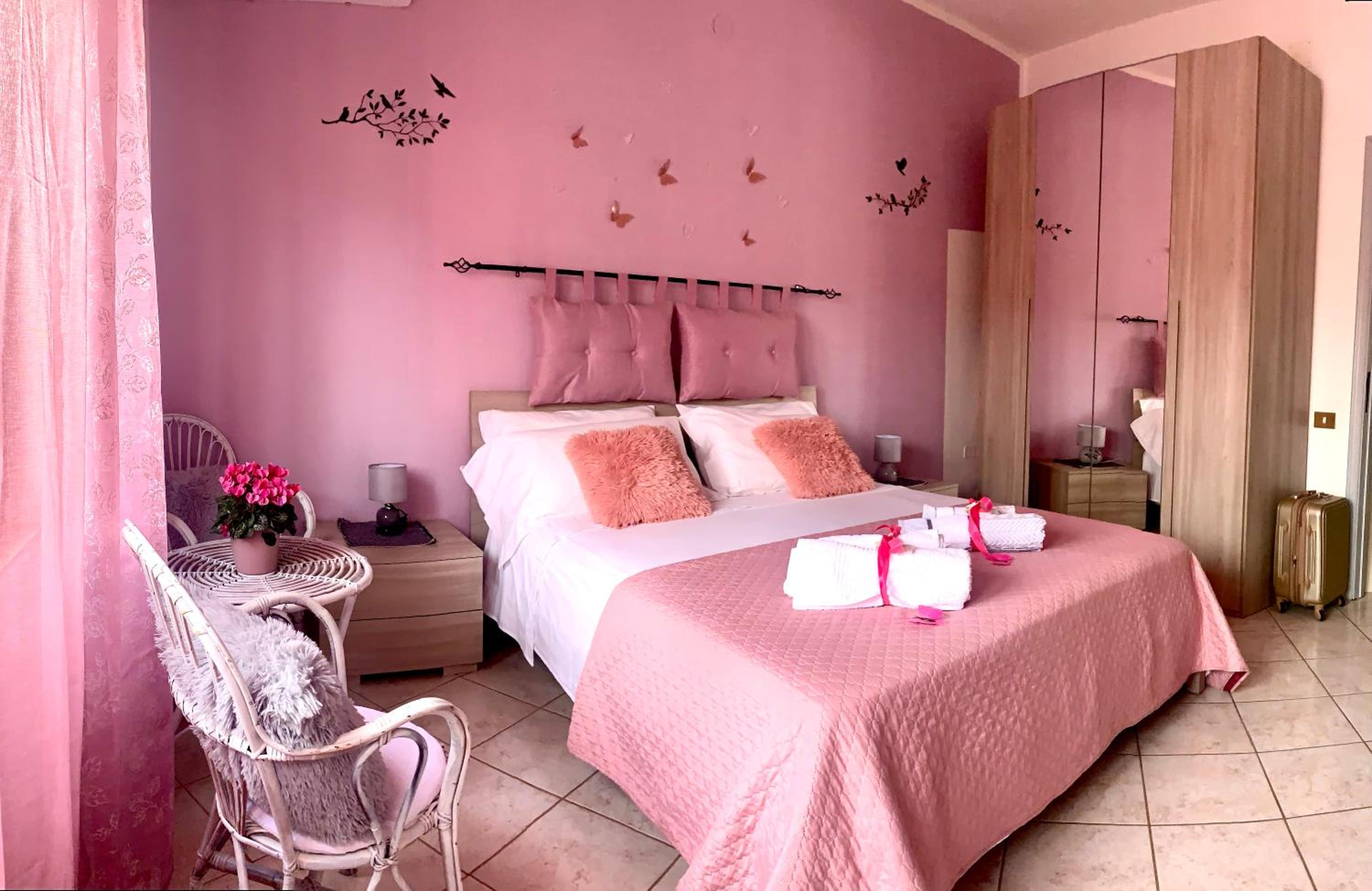 Two-Bedroom House - Photo 22