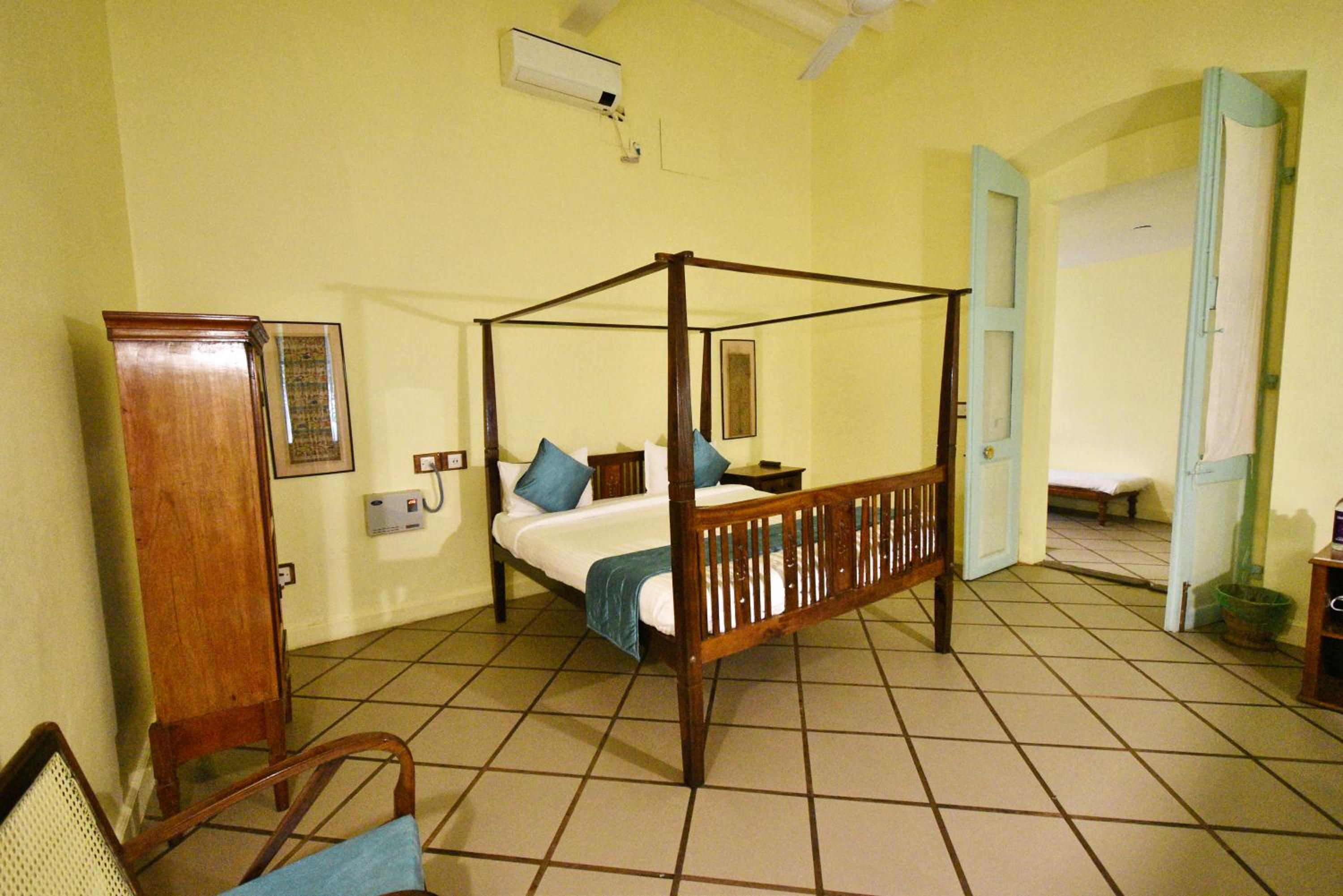 King Suite - Photo 3