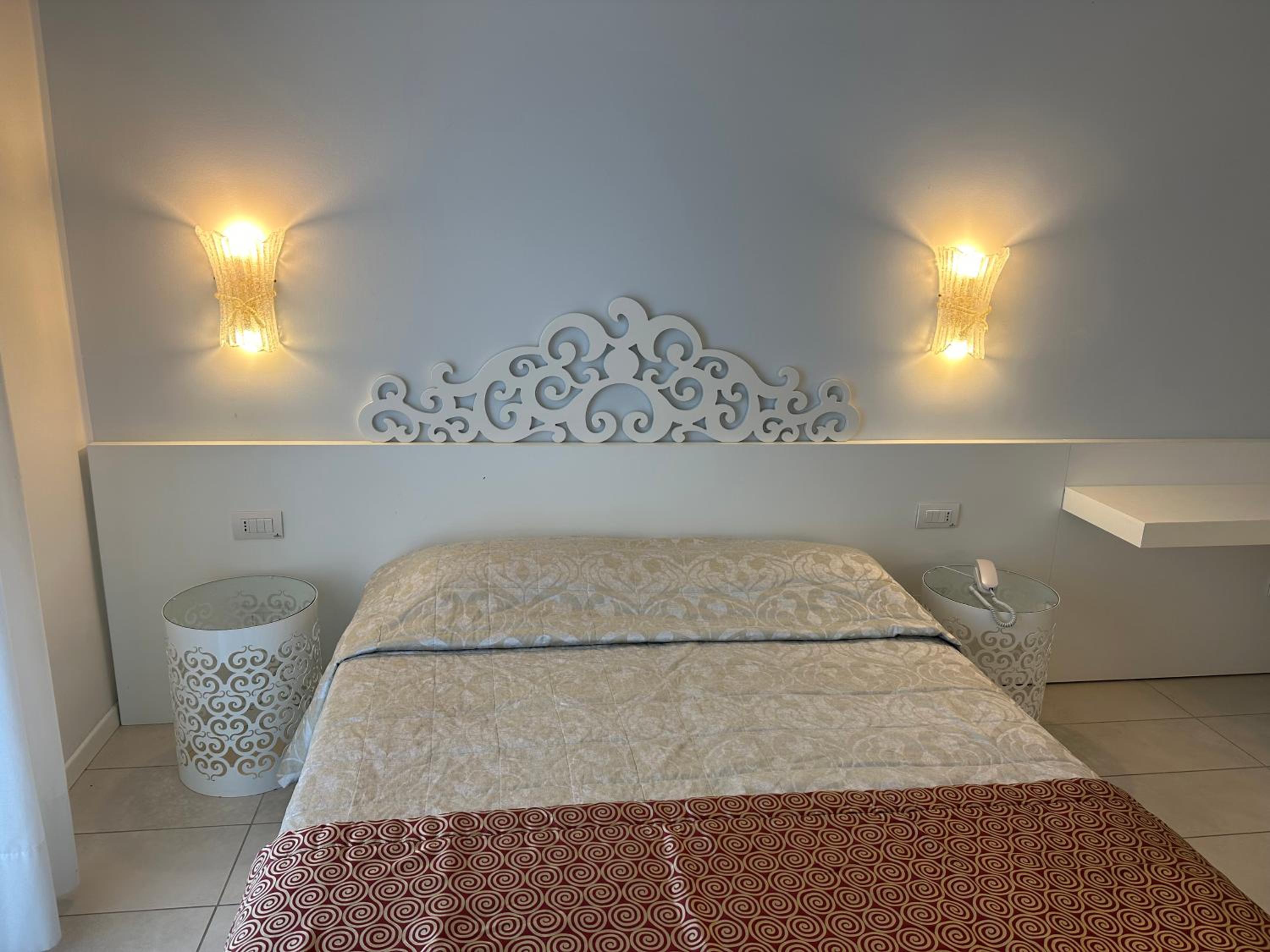 Standard Double or Twin Room photo 2