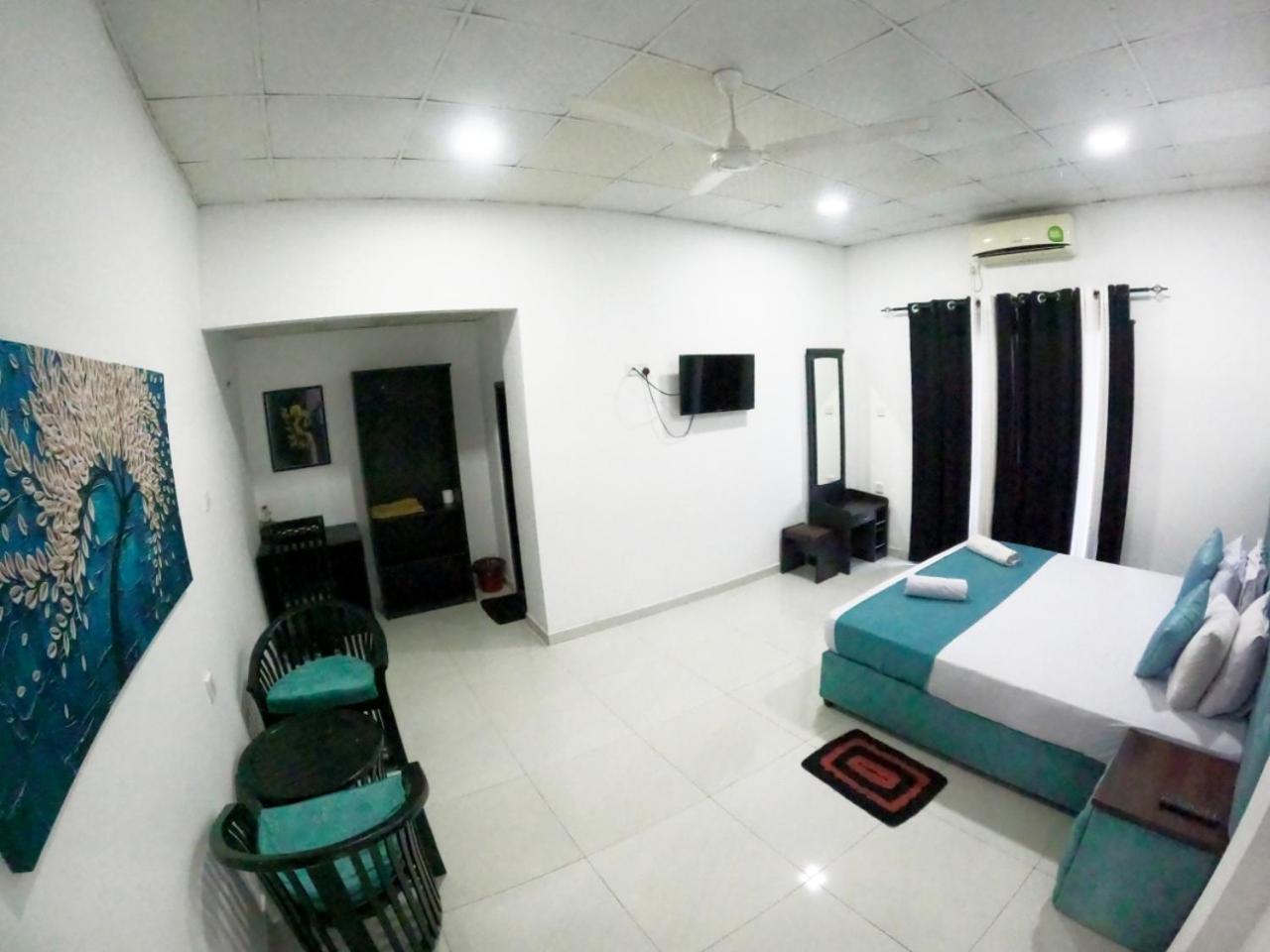 Deluxe Double Room with Balcony photo 1