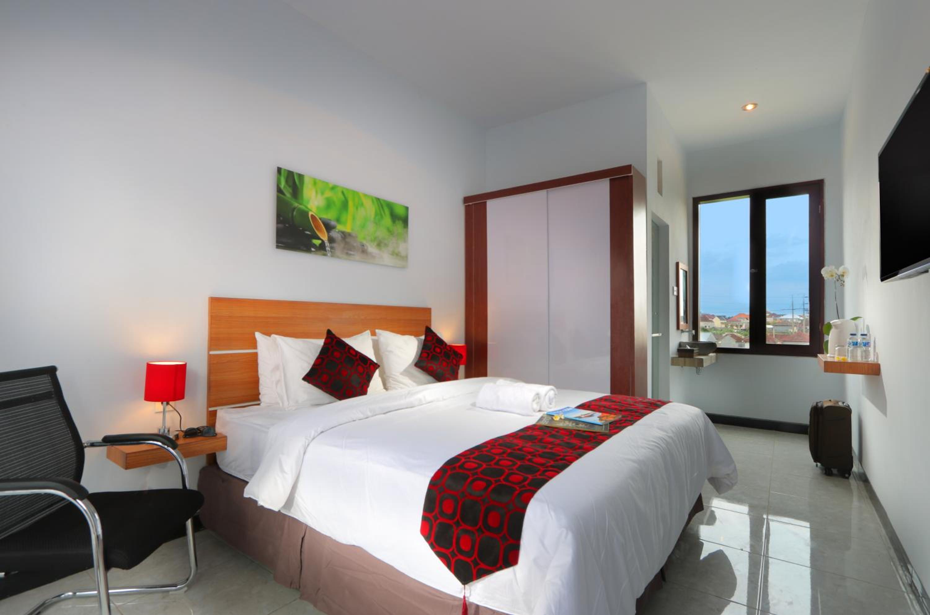 One-Bedroom Apartment - Photo 1
