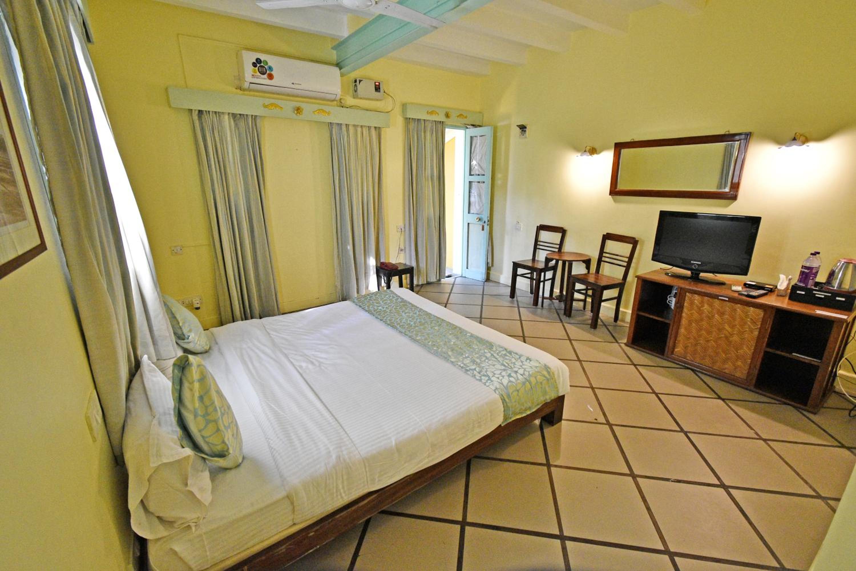 Suite with Balcony - Photo 4