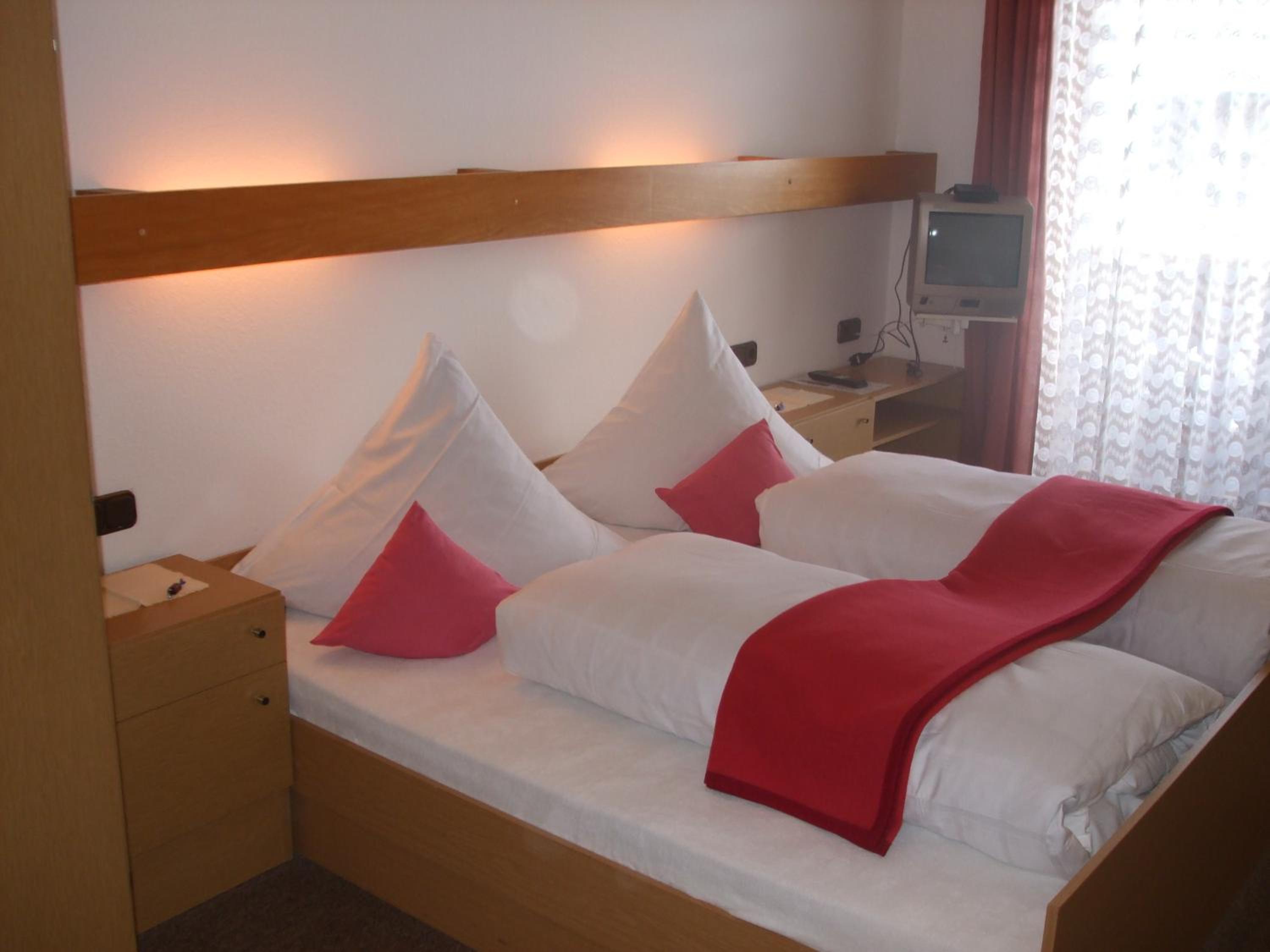 Double Room with Shower photo 3