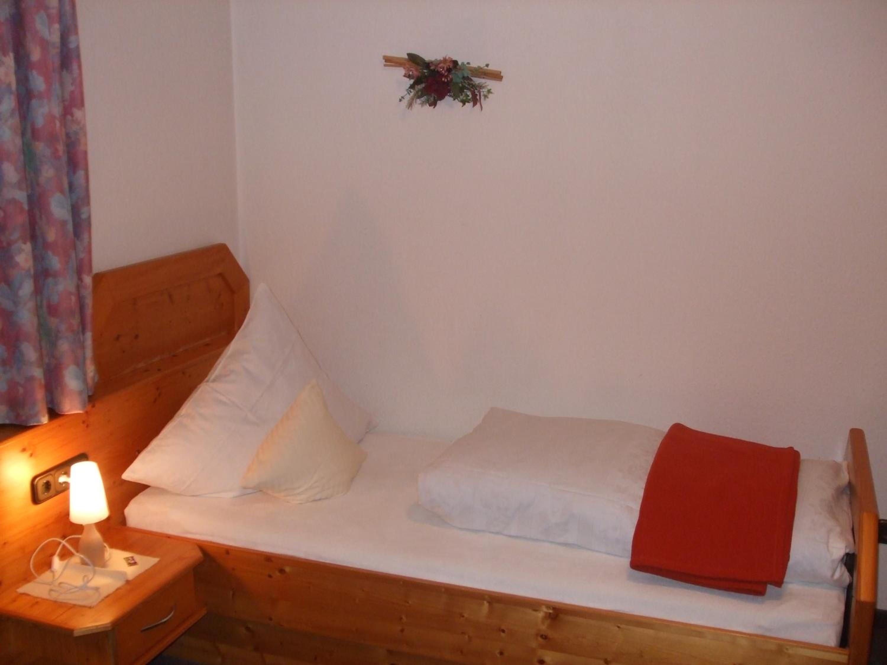 Standard Single Room with Shower photo 1