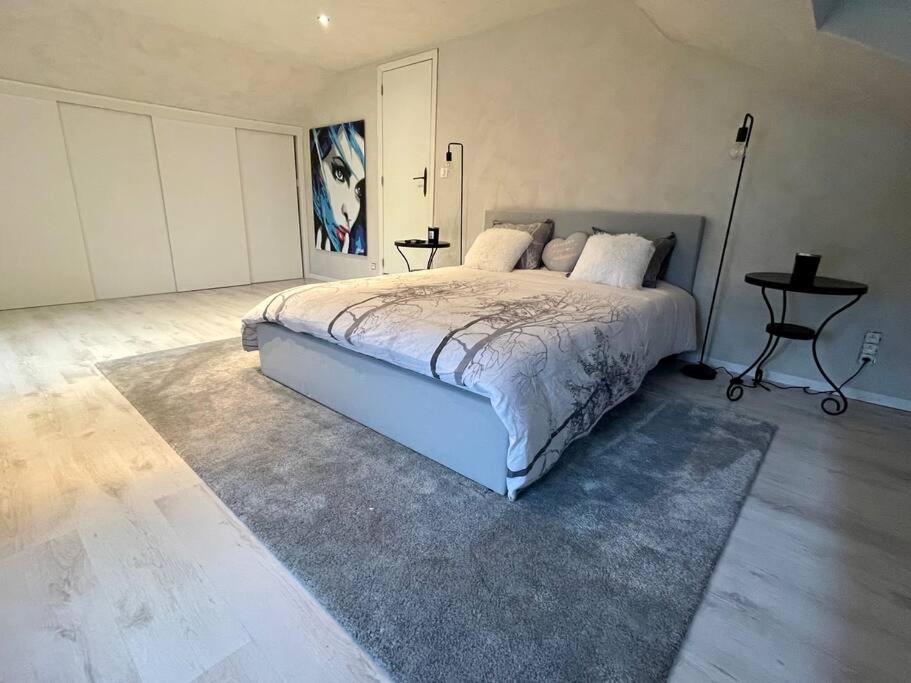 Three-Bedroom House photo 1