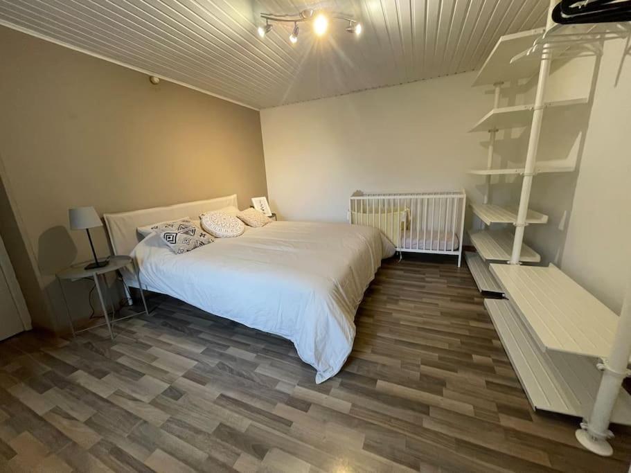 Three-Bedroom House photo 2