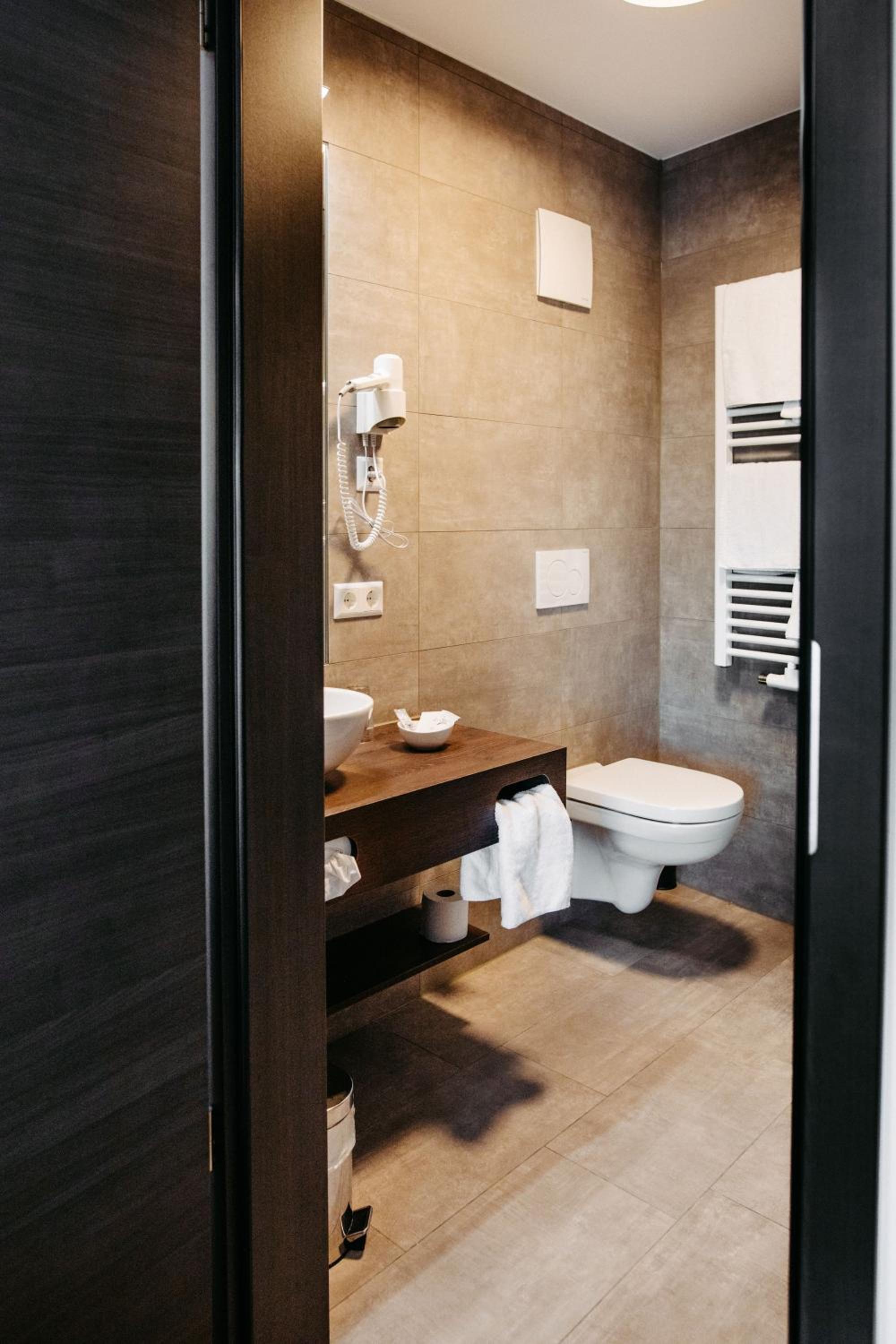 Double Room - Photo 10