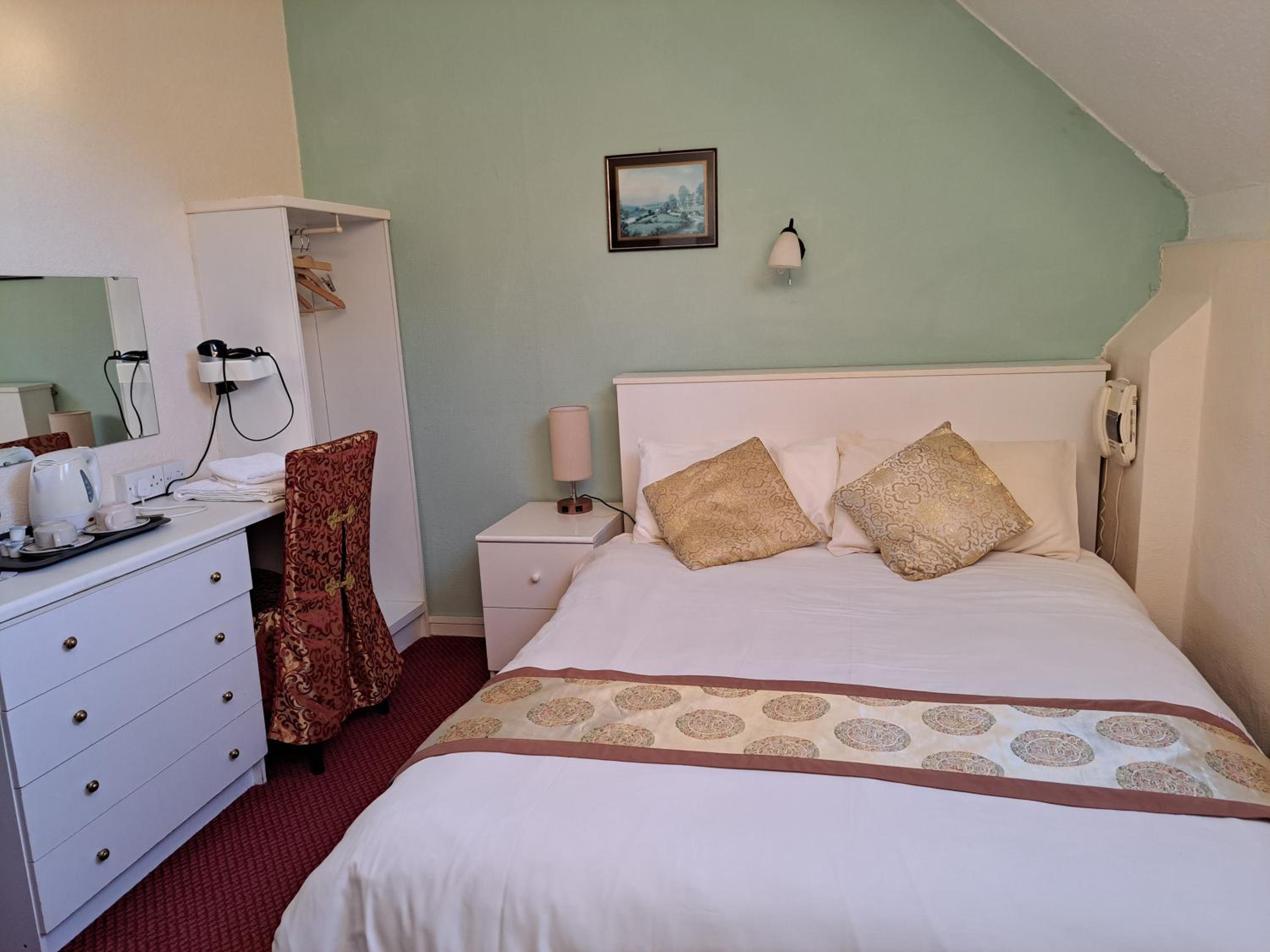 Small Double Room - Photo 4