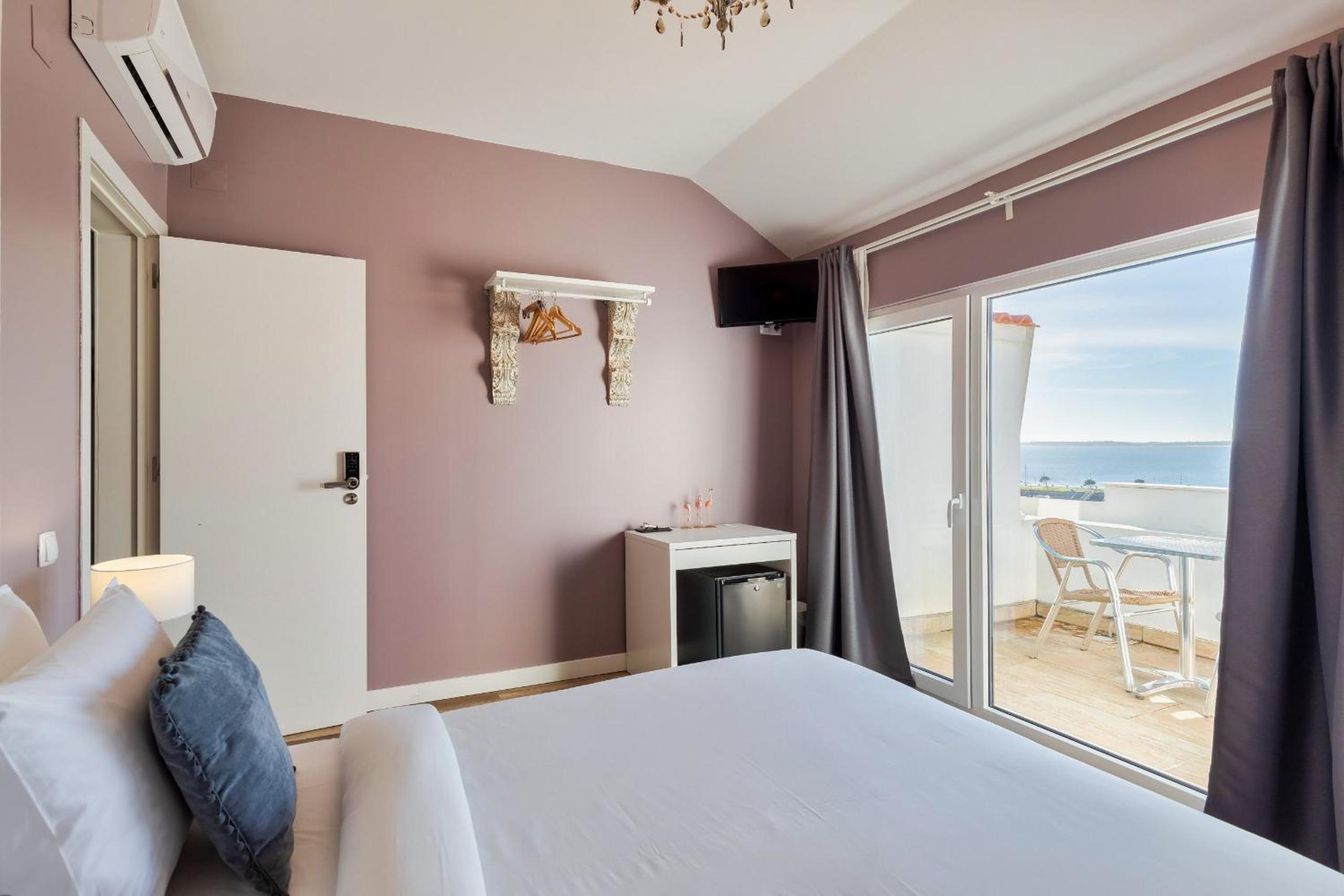 Double Room with Balcony and Sea View