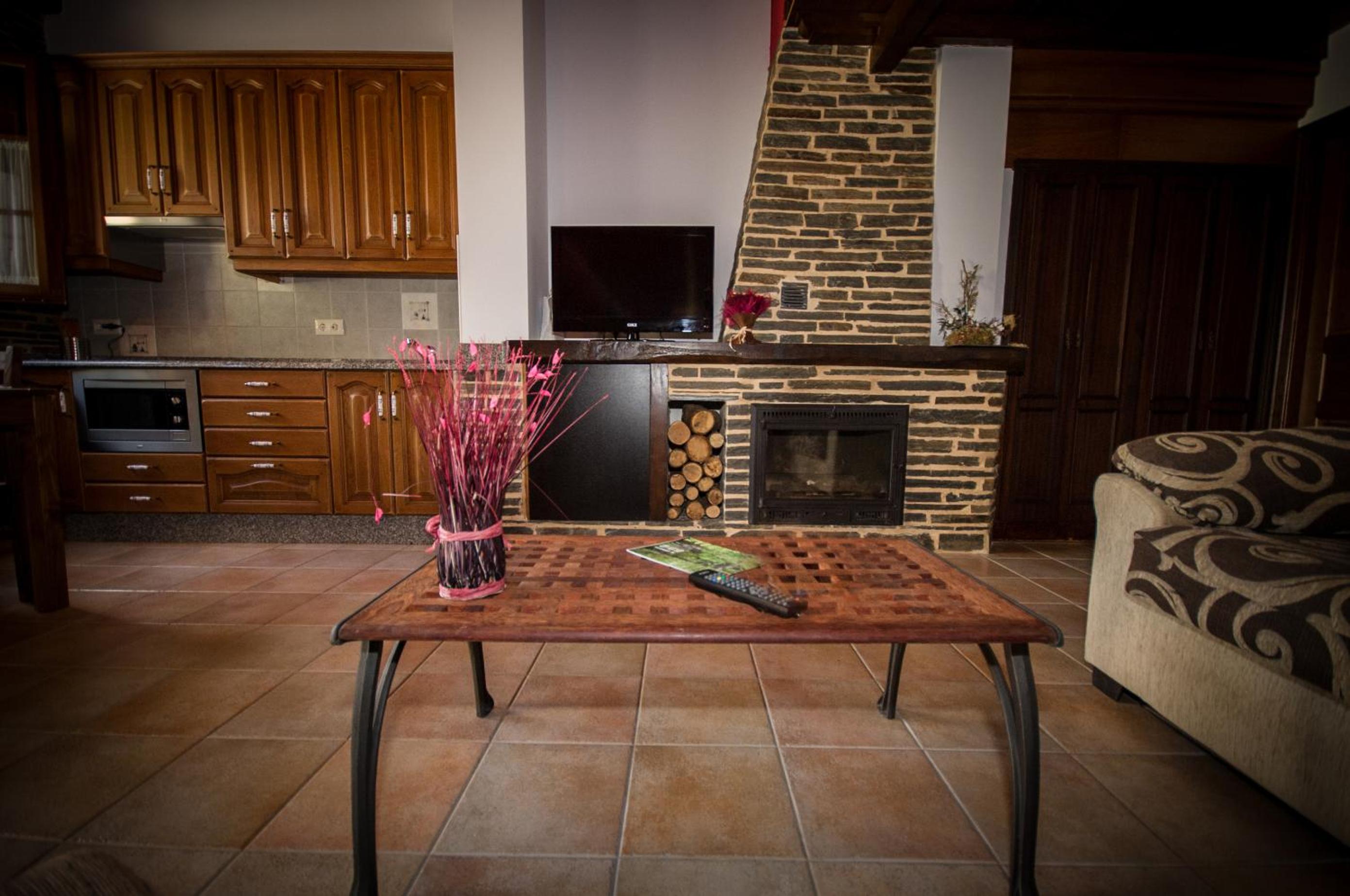 Apartment with Mountain View