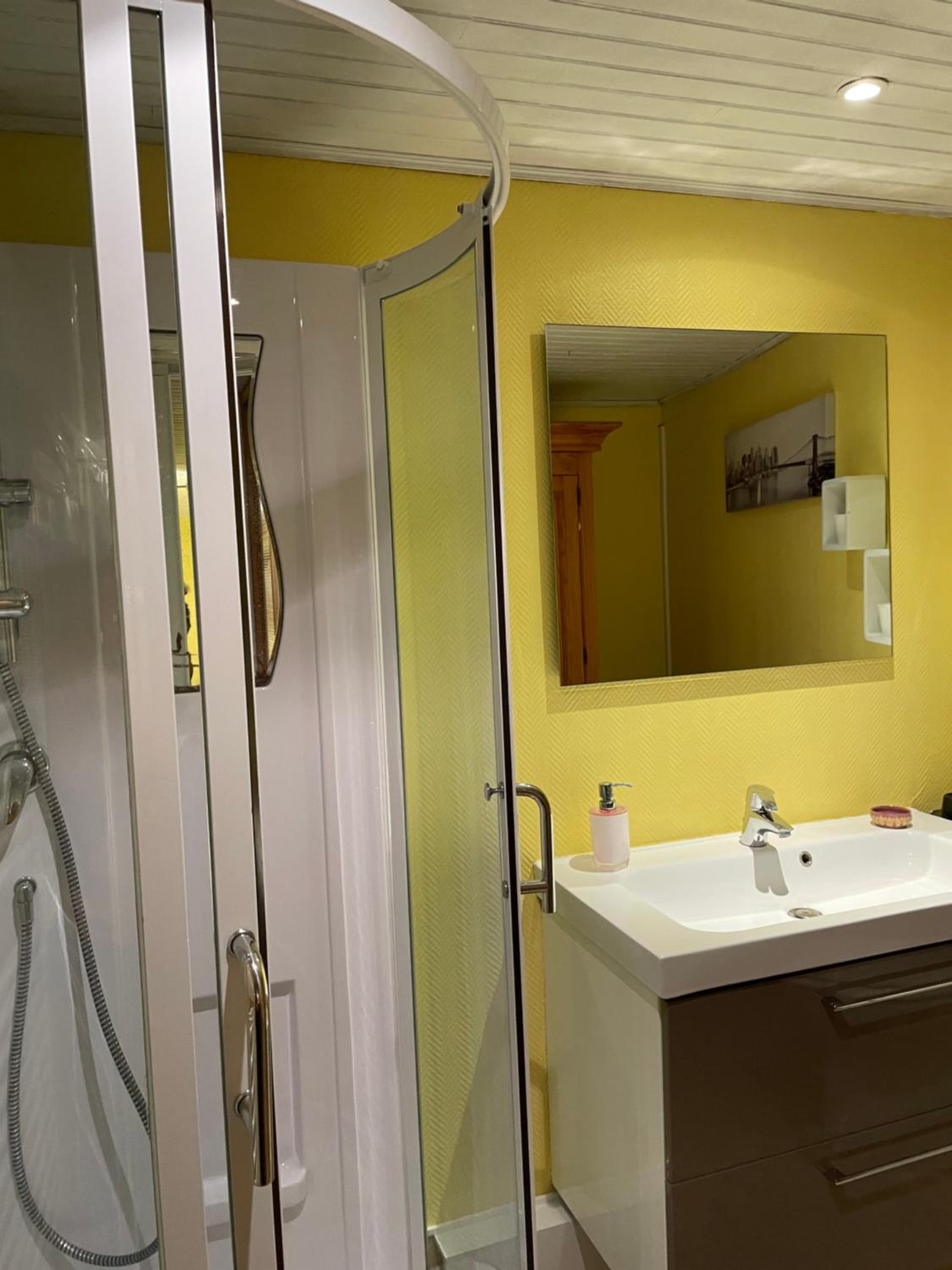 Double Room with Spa Bath photo 3