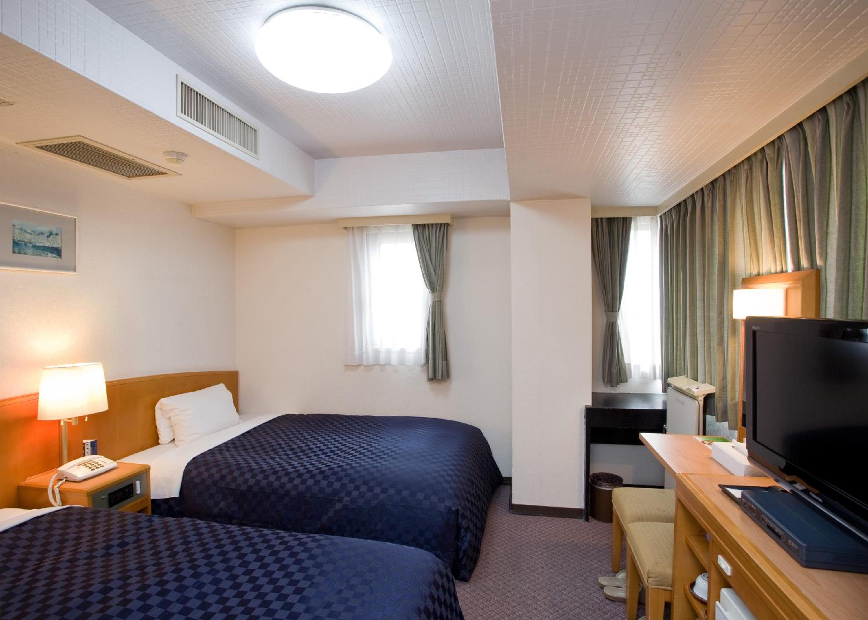 Twin Room - Non-Smoking - Building 1 photo 3