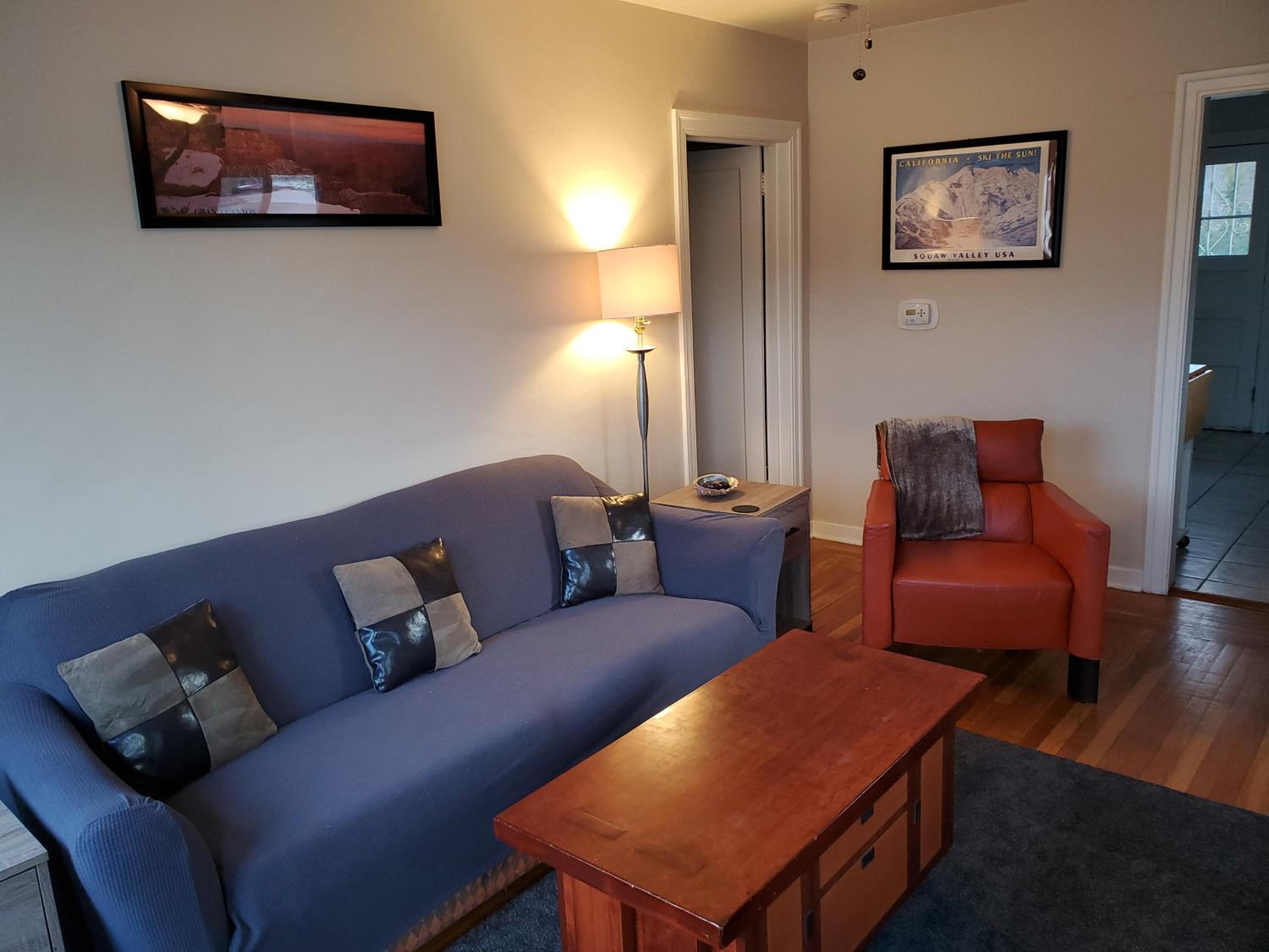One-Bedroom Apartment photo 1