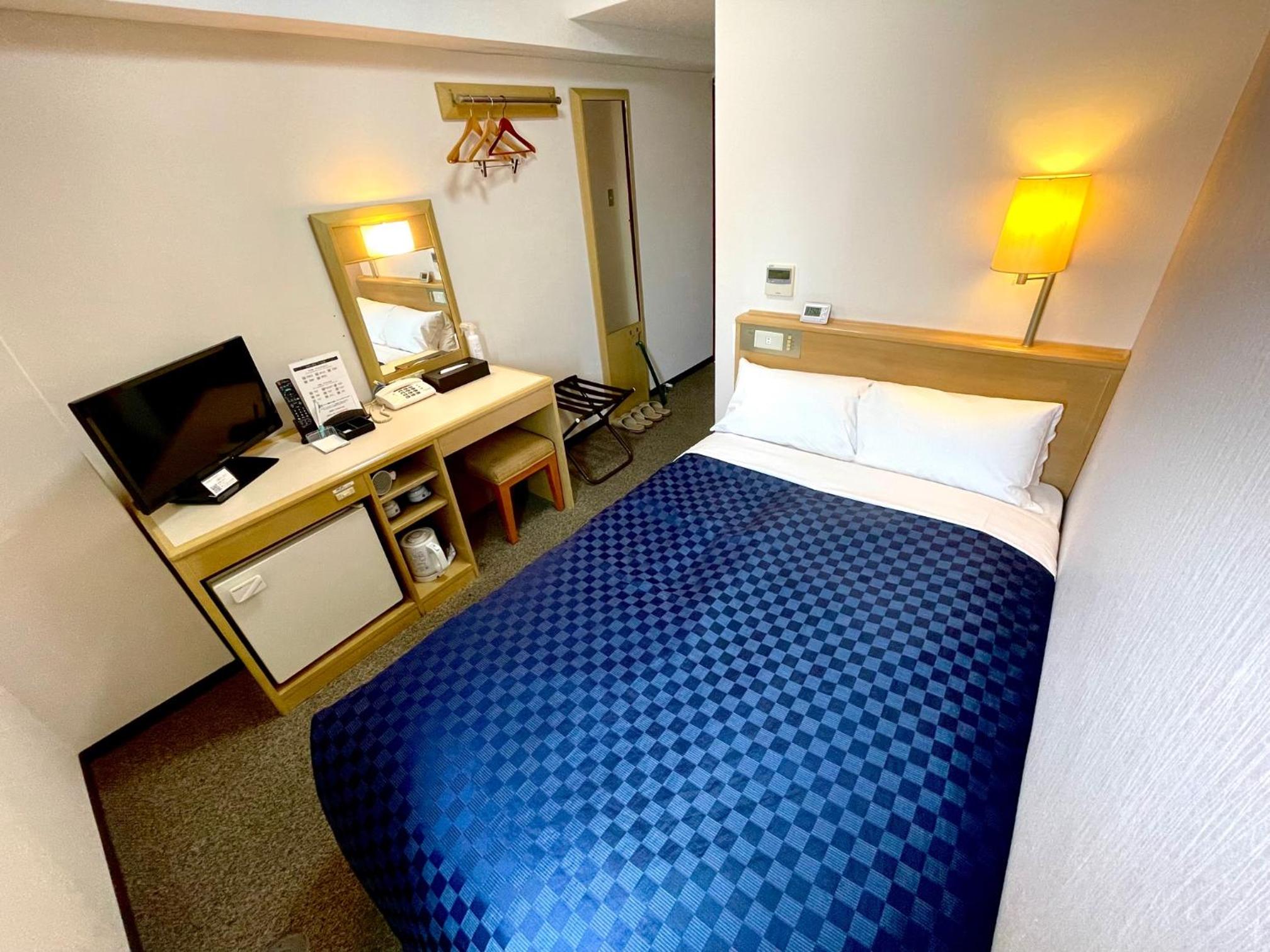 Double Room With Small Double Bed - Smoking - Building 1 photo 3