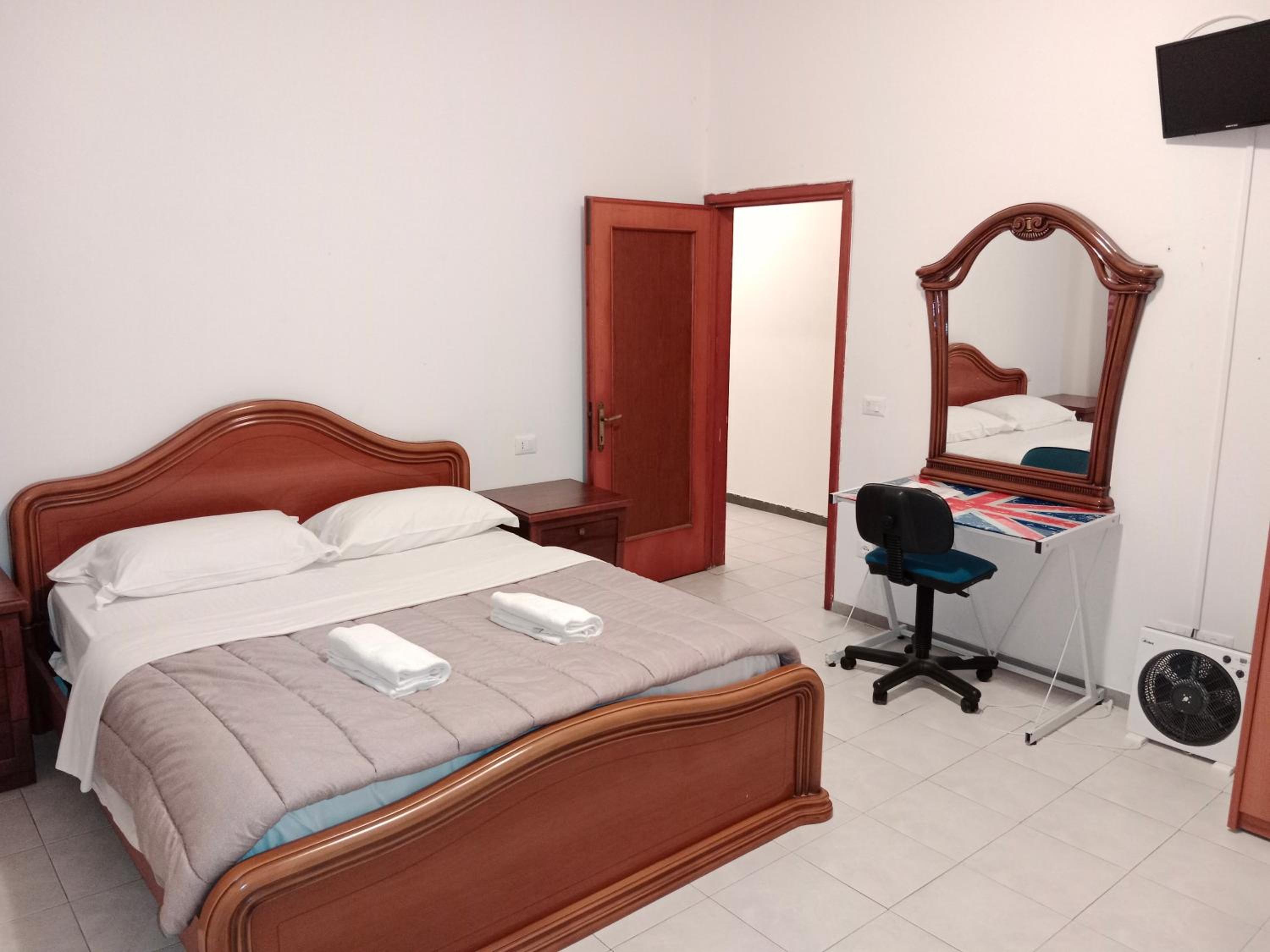 Triple Room with Shared Bathroom photo 3