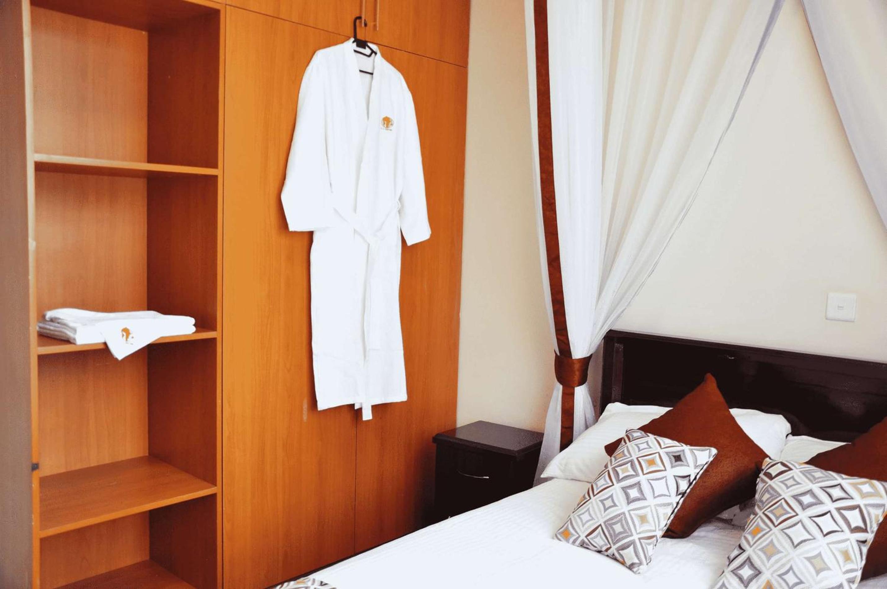 Superior King Room - Photo 5