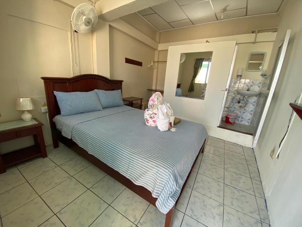 Budget Double Room photo 3