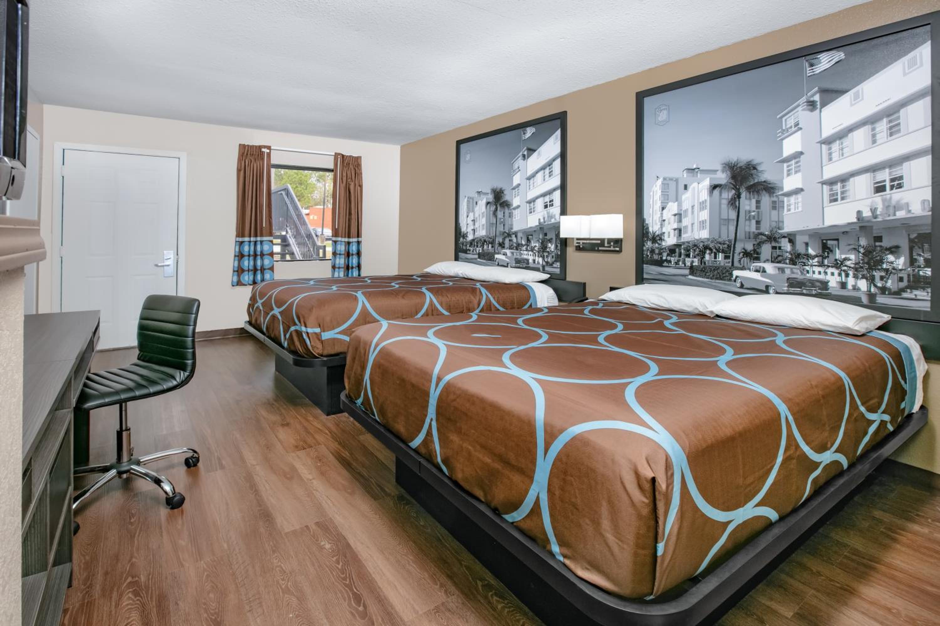 Queen Room with Two Queen Beds, Mobility/Hearing Access and Bathtub with Grab Bars, Non-Smoking - Photo 1