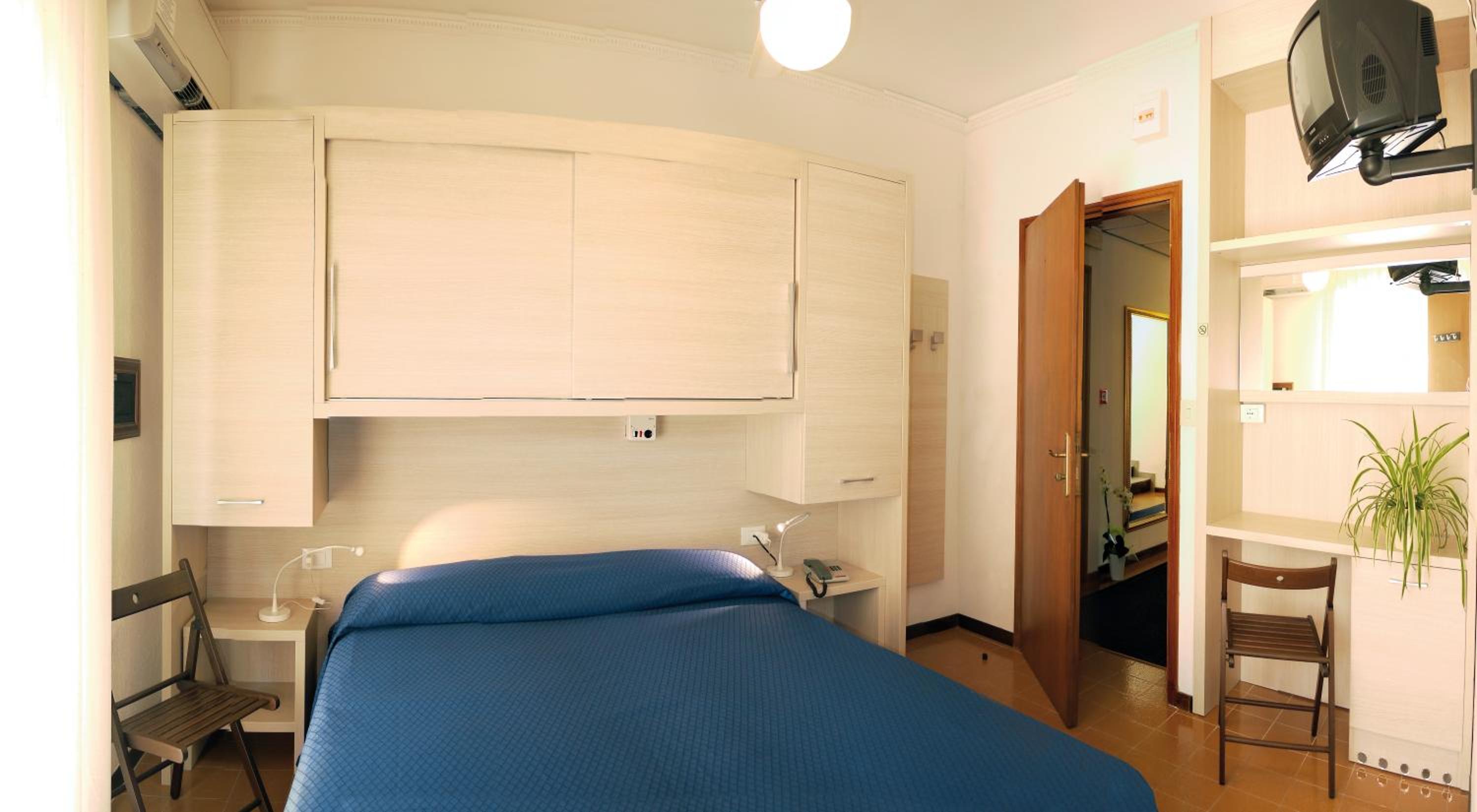 Economy Double Room photo 1