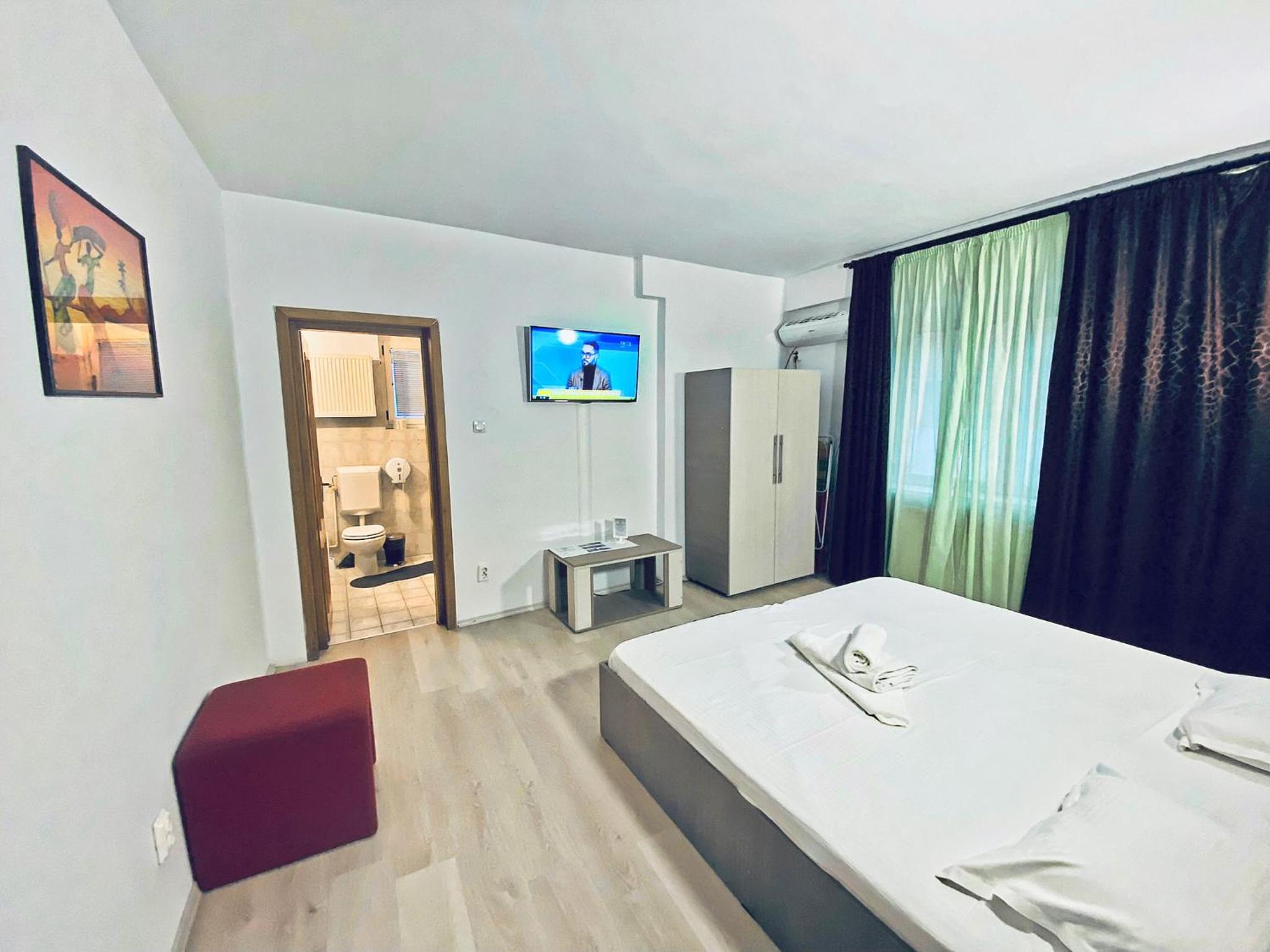 Apartment with Terrace - Photo 11