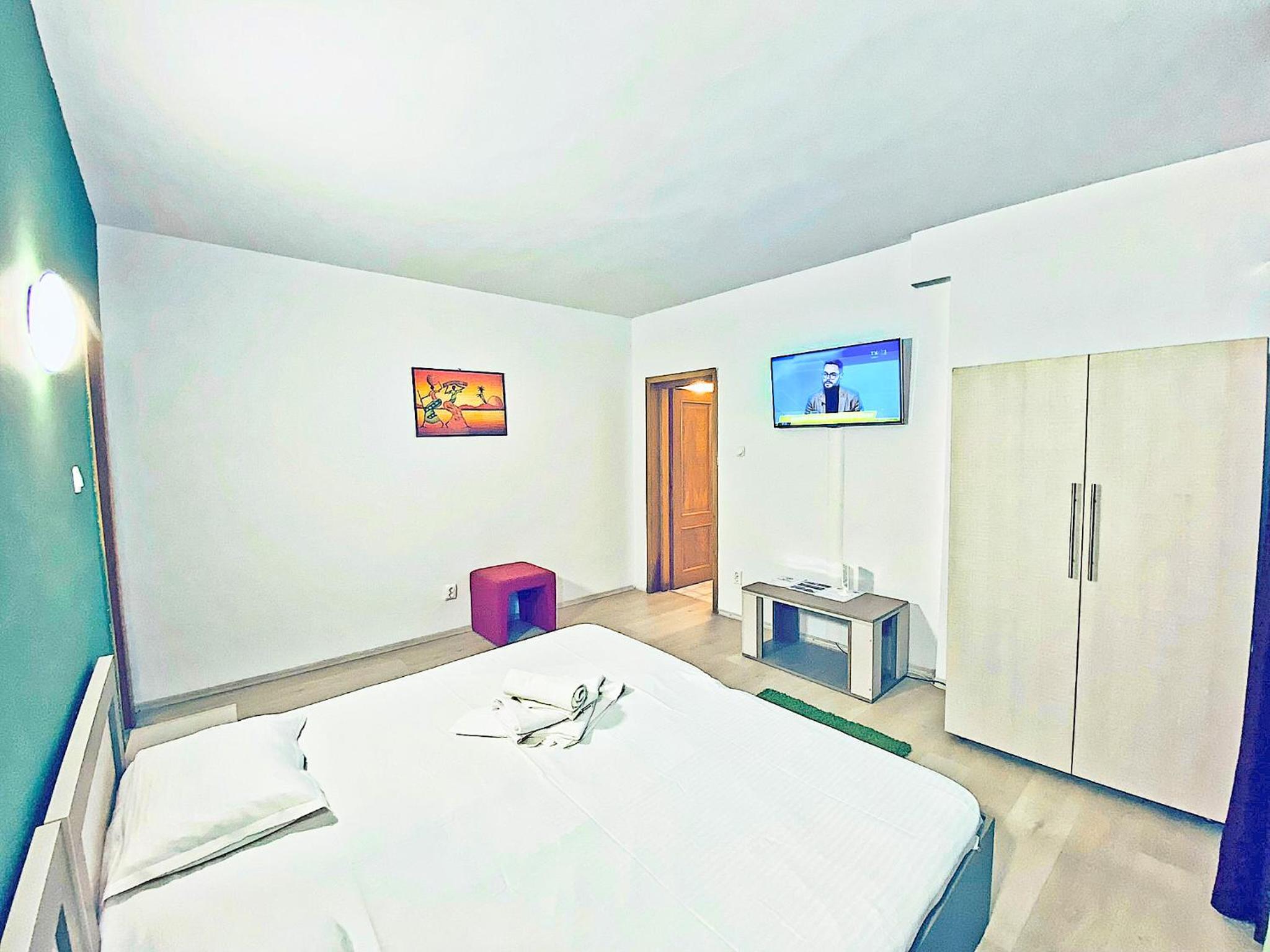 Apartment with Terrace - Photo 10