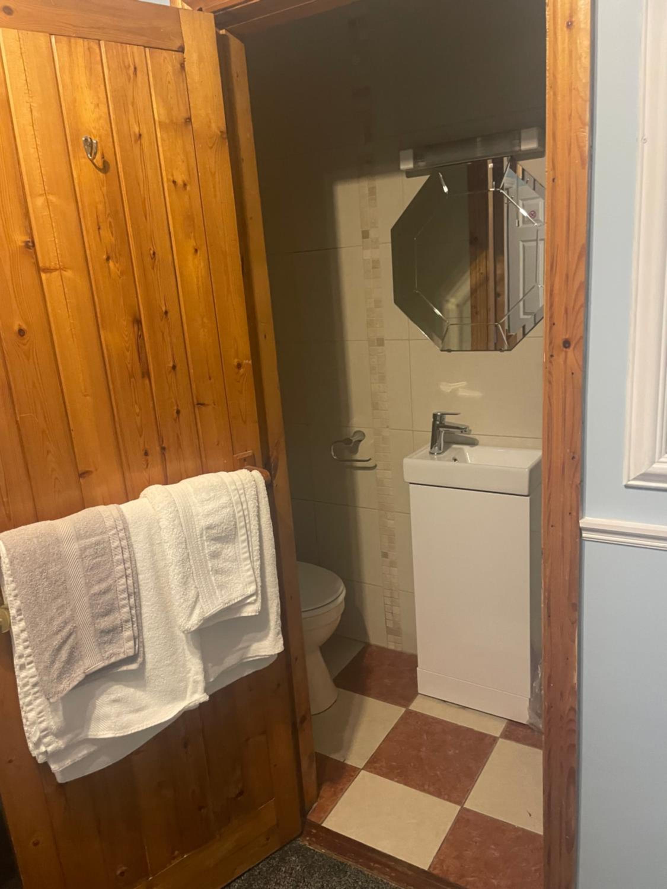 Family Room with Bathroom - Photo 2
