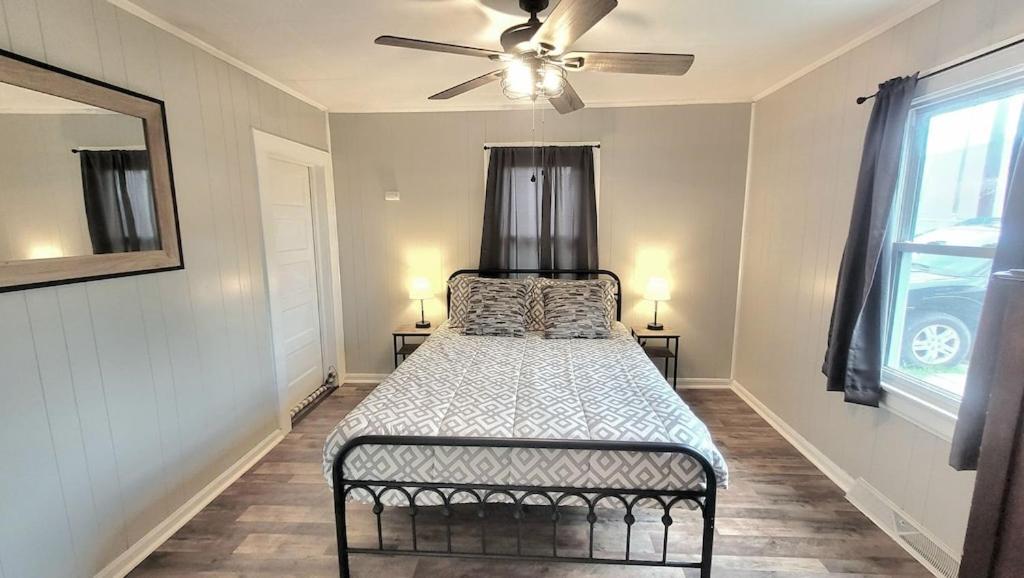 Two-Bedroom House photo 3