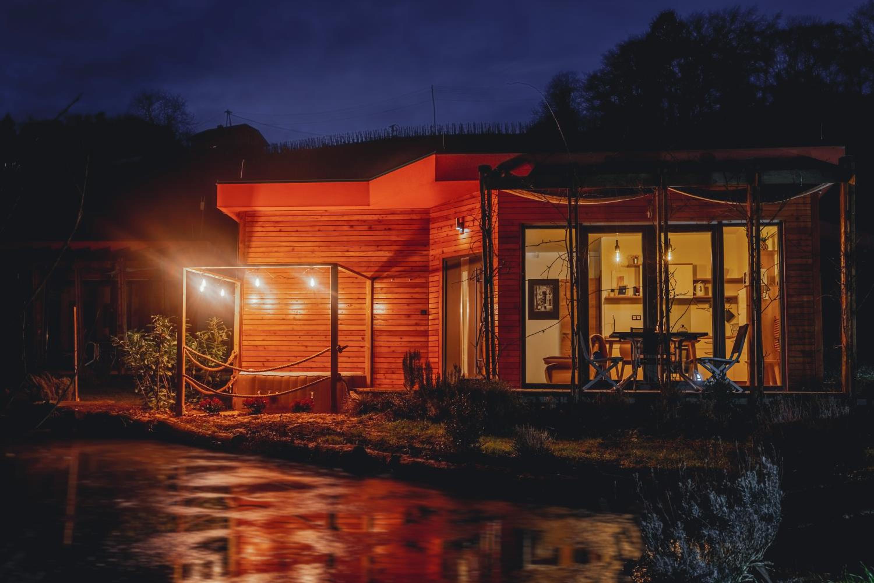 Superior Bungalow - Photo 10