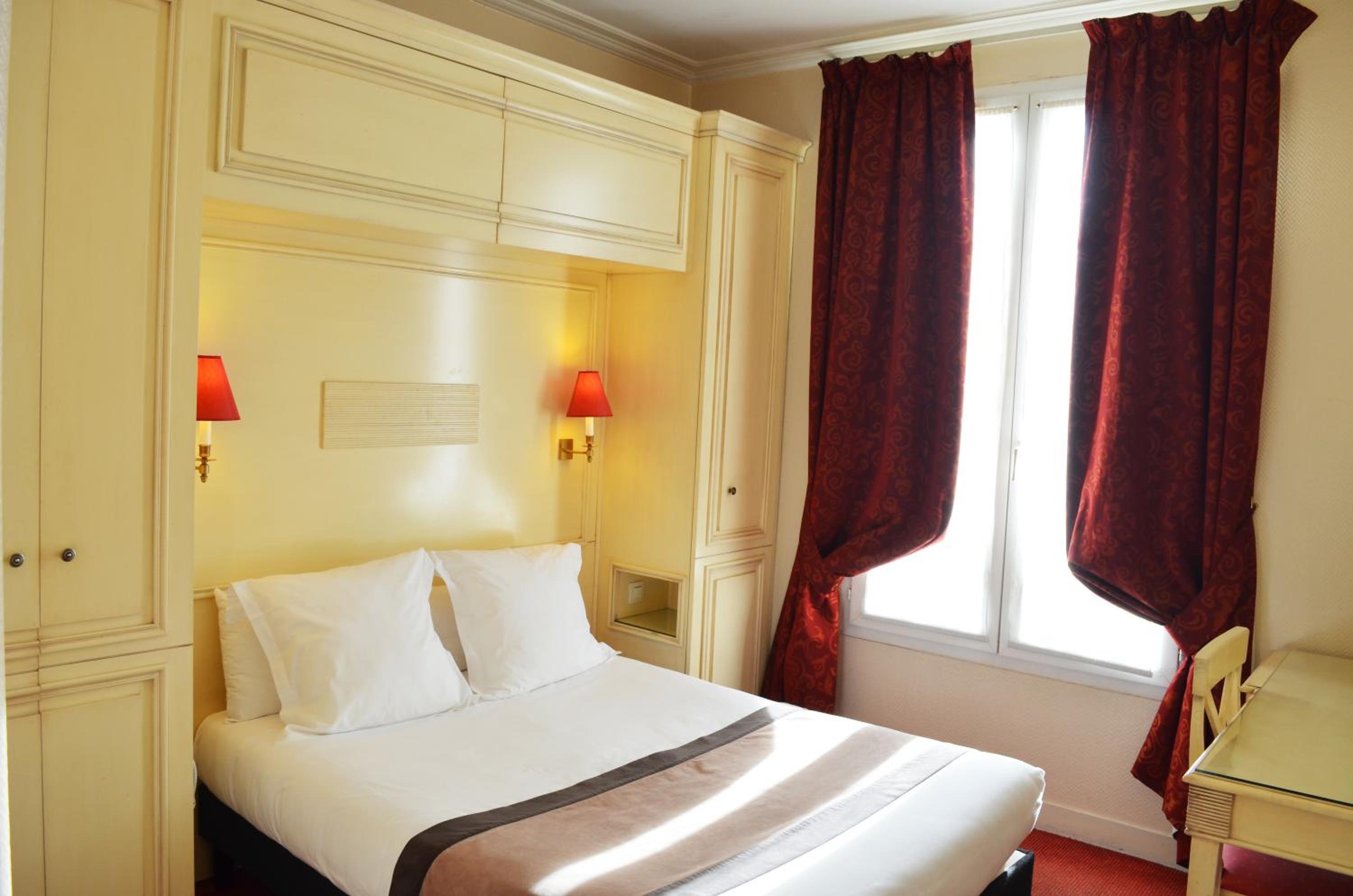 Standard Double Room photo 2