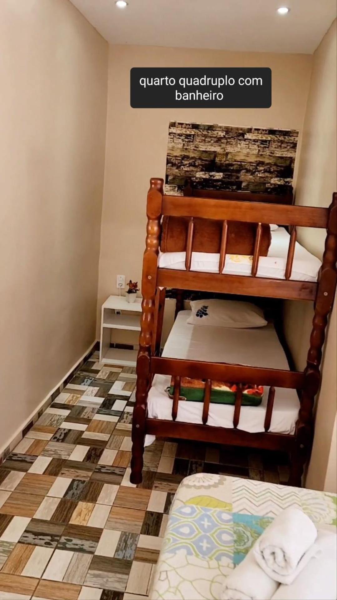 Quadruple Room with Bathroom - Photo 4