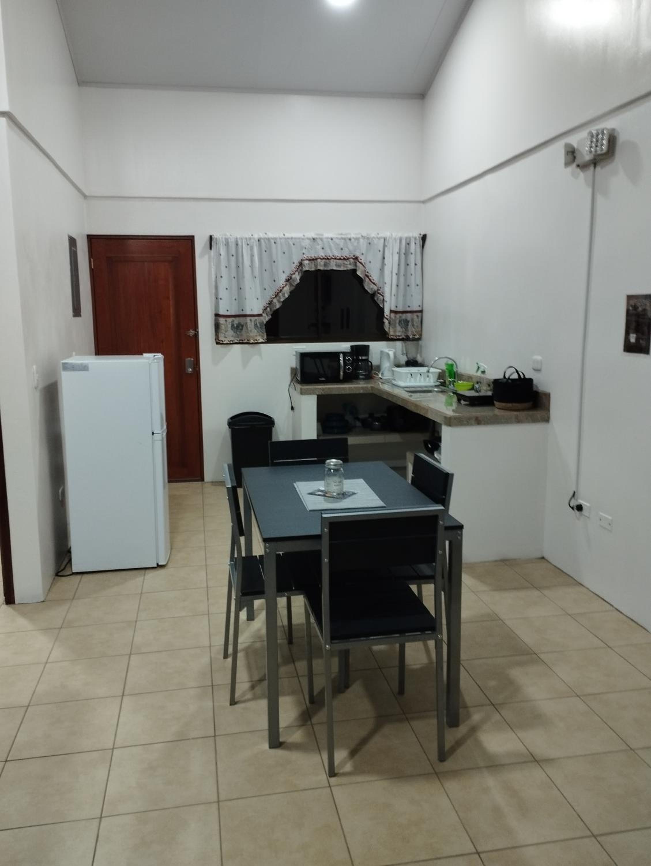 Studio Apartment - Photo 6
