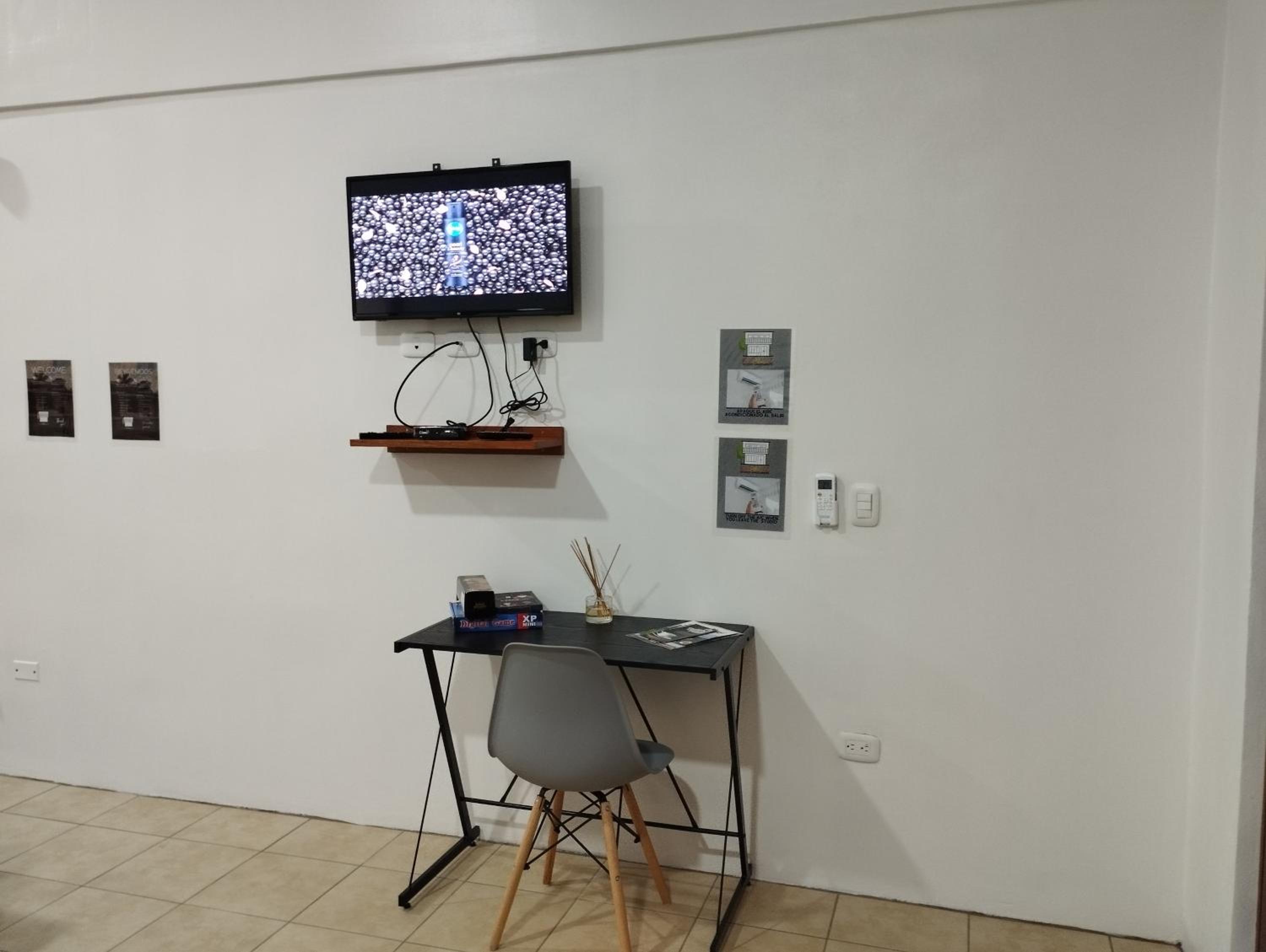 Studio Apartment - Photo 3
