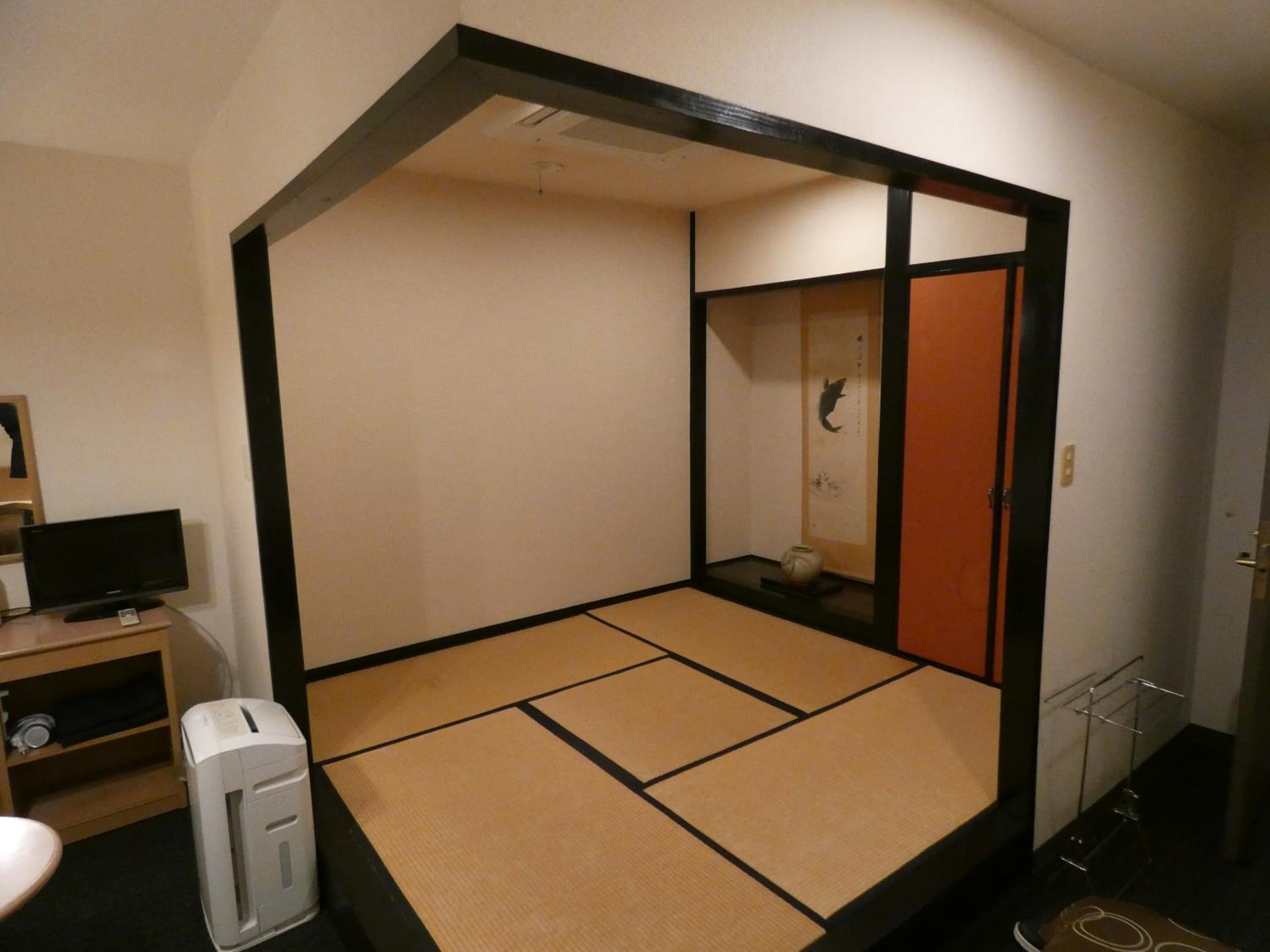 Twin Room with Tatami Area - Photo 1