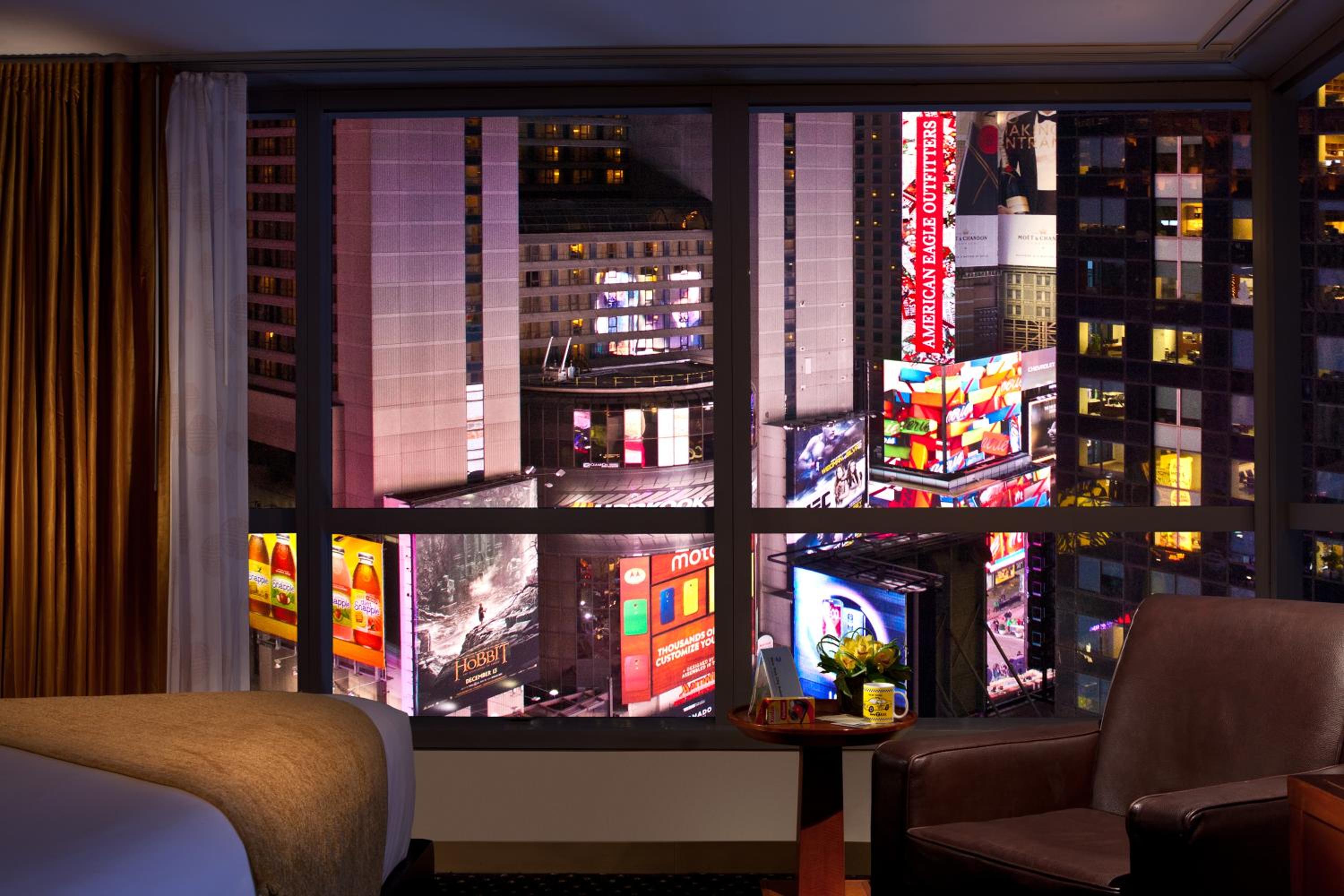 One-Bedroom King Suite - Time Square View