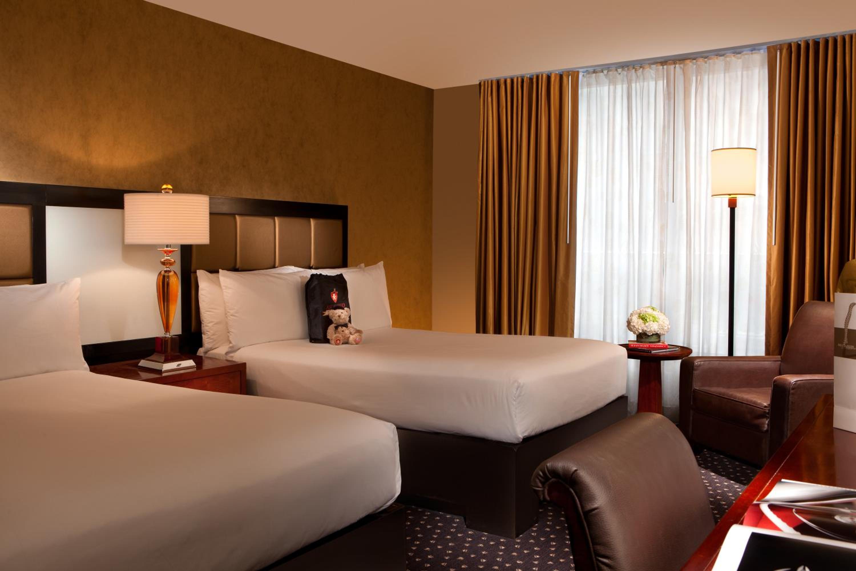 Premier Double Room with Two Double Beds - Ball Drop View thumbnail 5