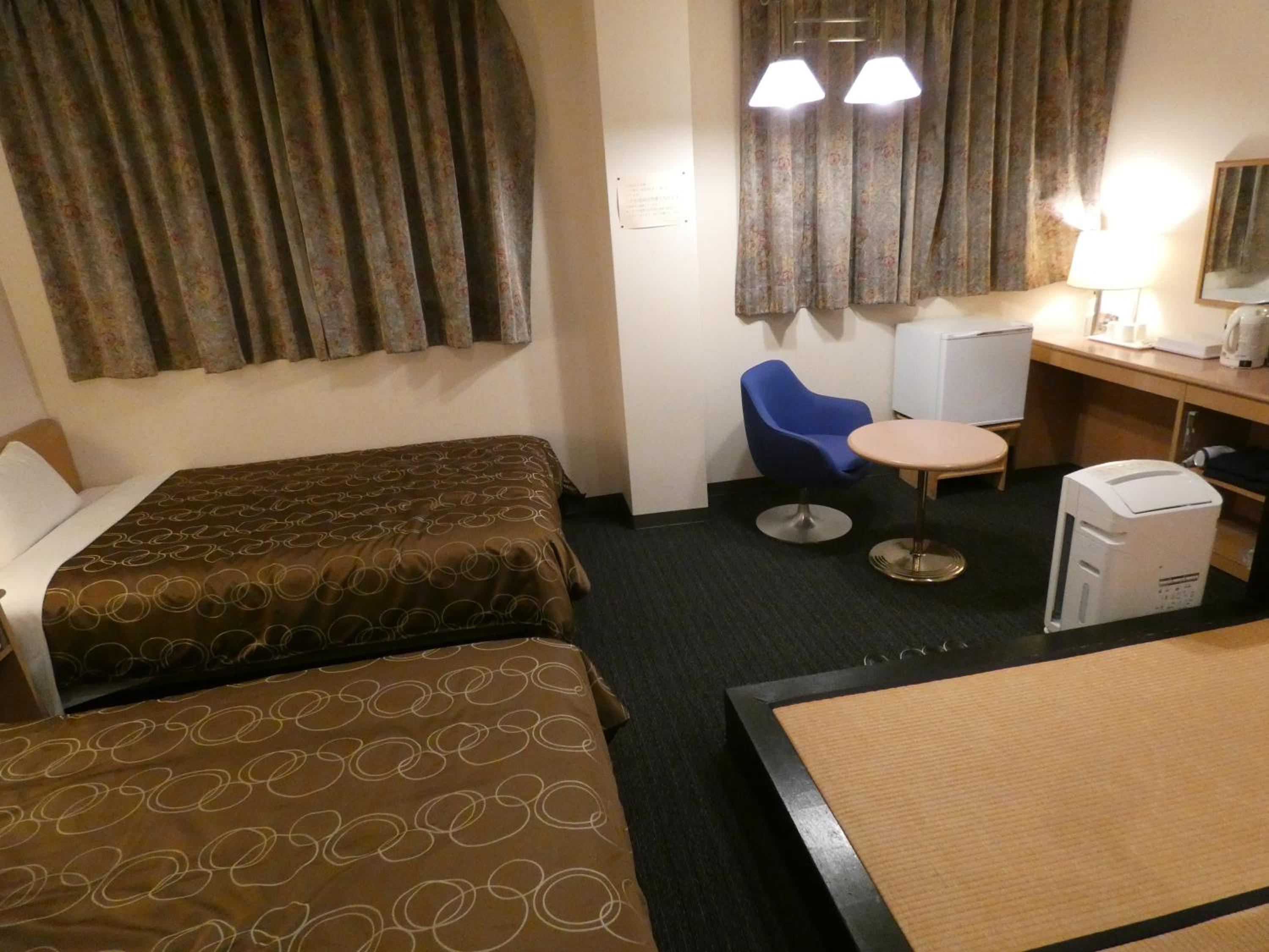 Twin Room with Tatami Area - Photo 2