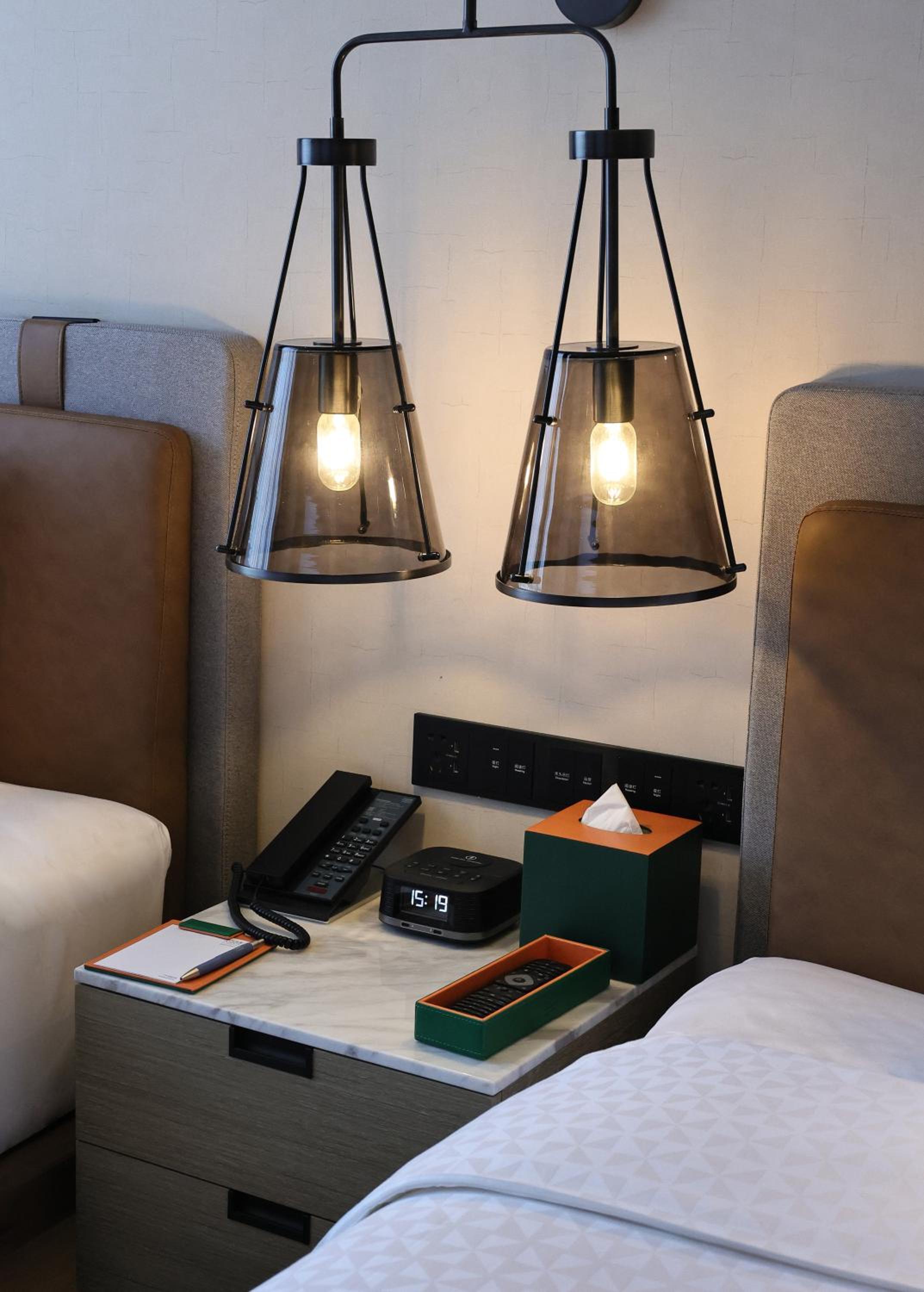 Deluxe Double Room with Two Double Beds and City View - Photo 7