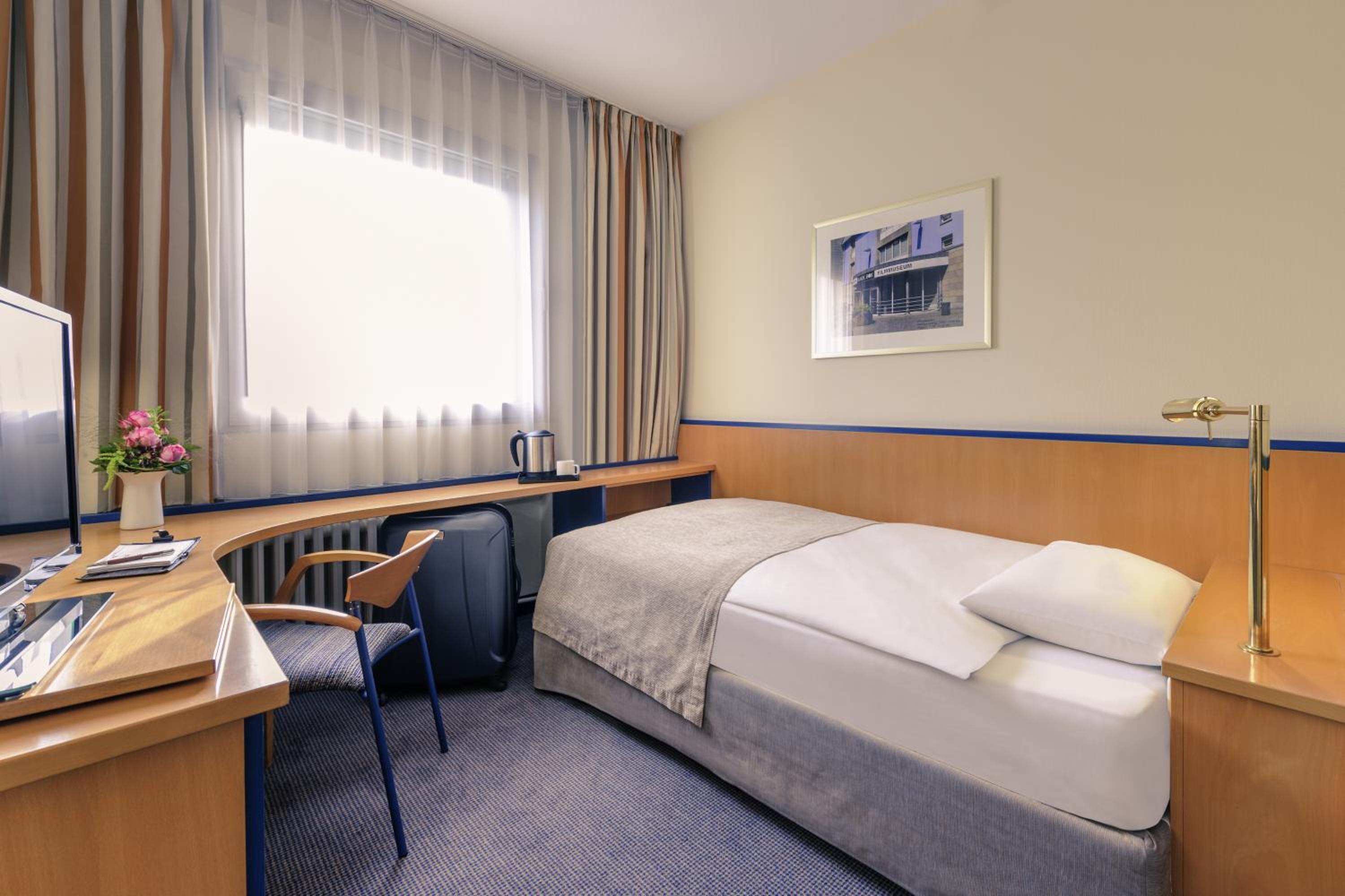 Standard Single Room - Photo 3