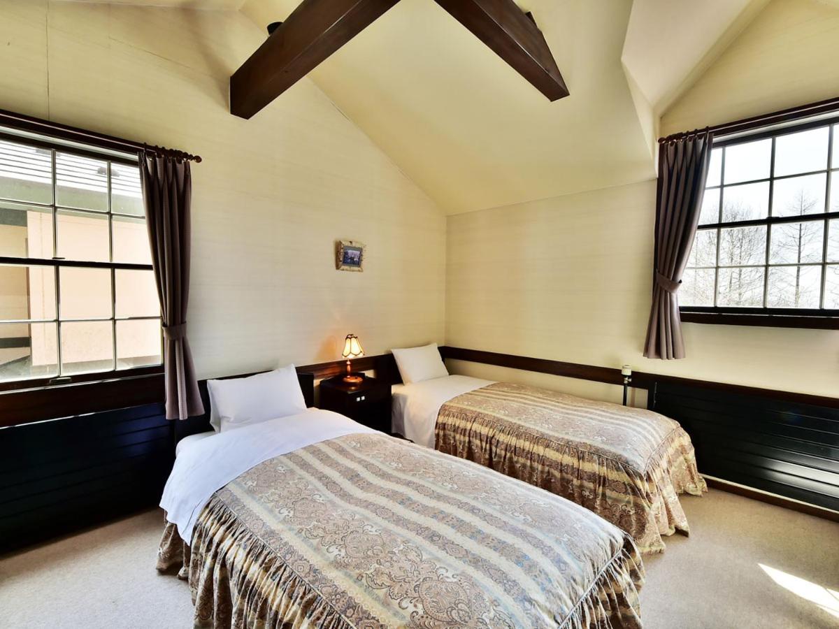 Twin Room with Private Bathroom - Photo 2