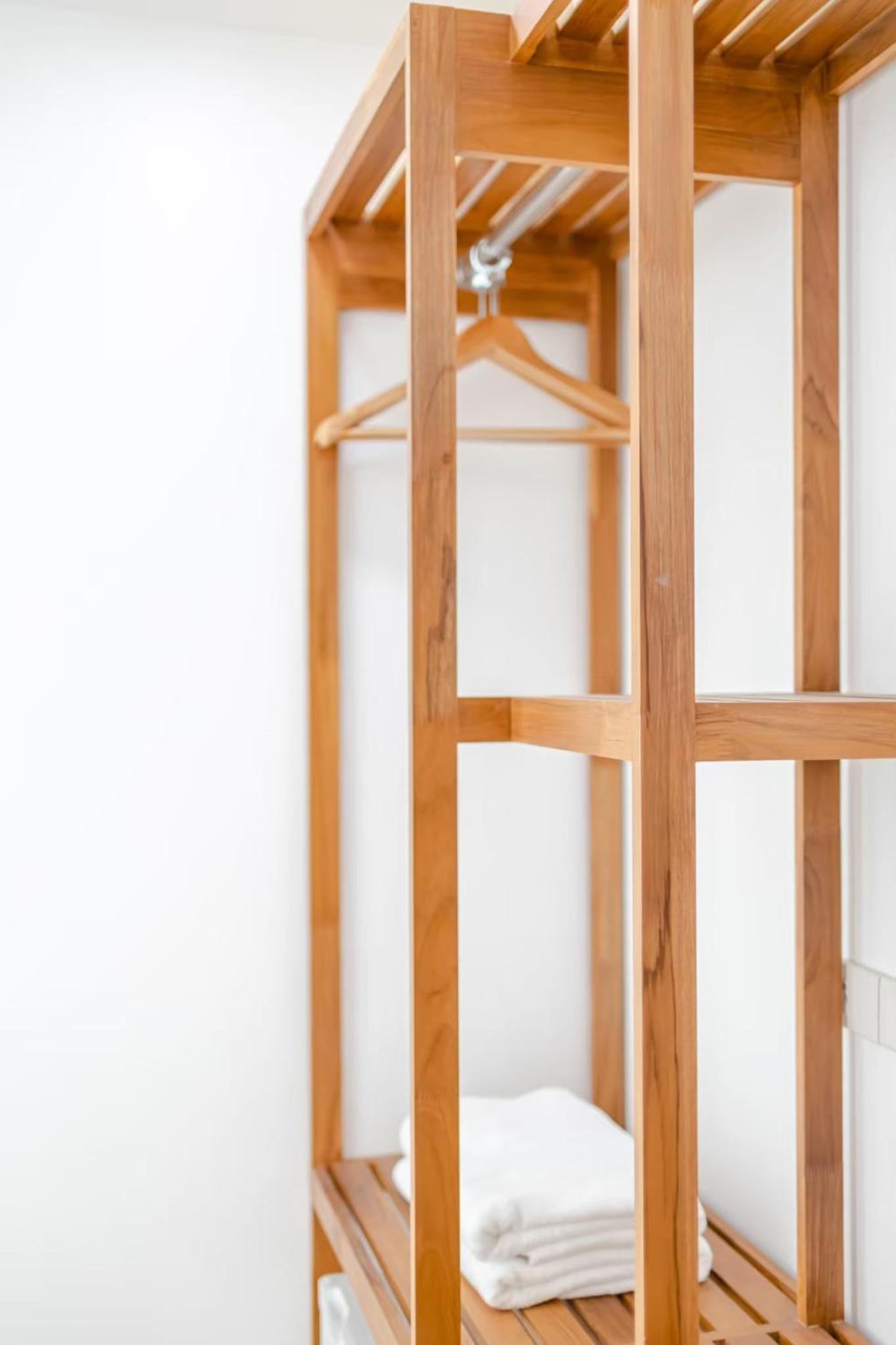 Standard Queen Room - Photo 9