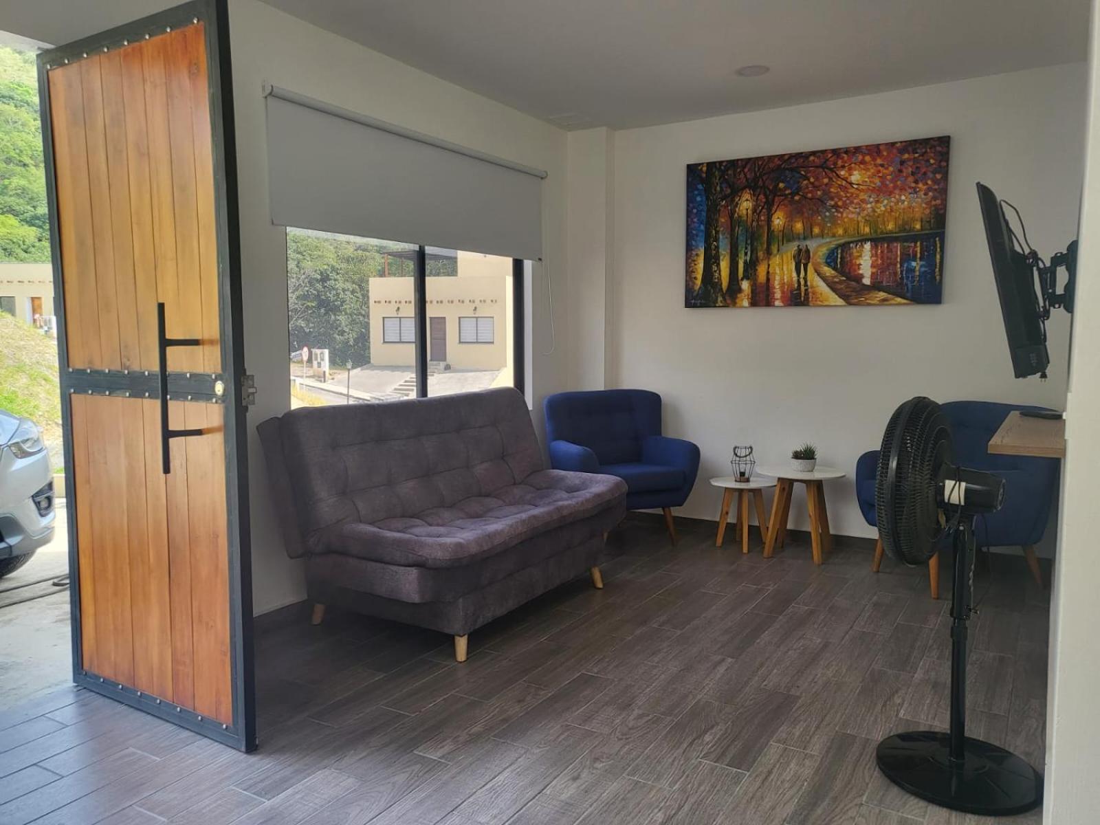 Four-Bedroom House photo 1