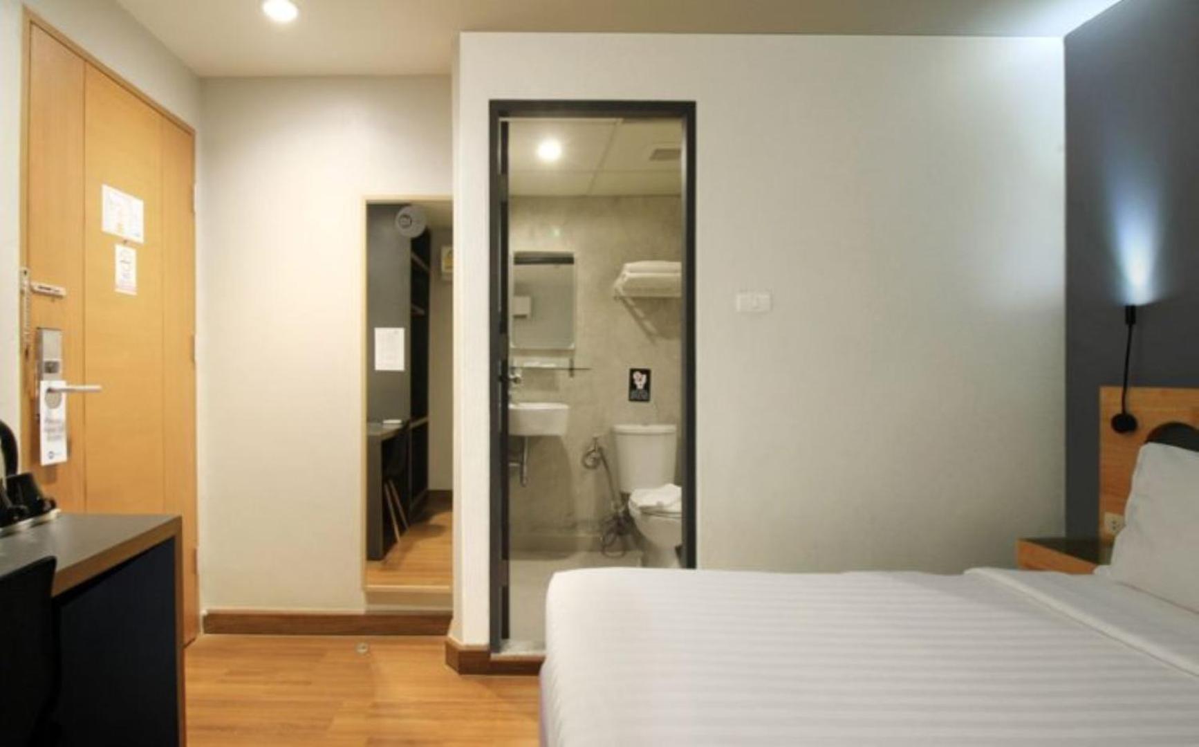 Standard Double Room without Window photo 3
