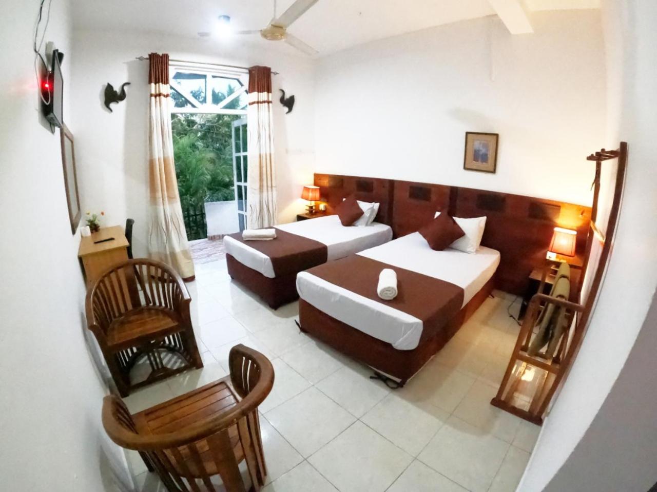 Standard Double or Twin Room photo 3