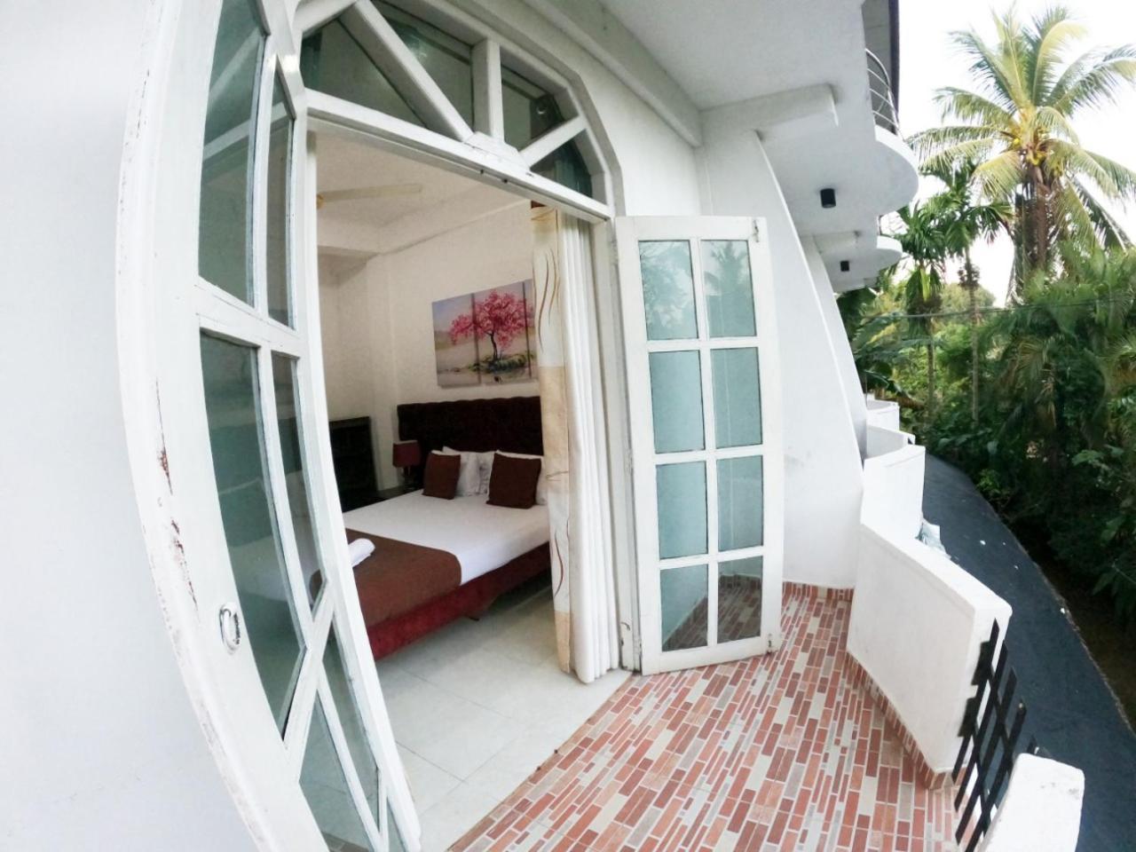 Family Room with Balcony photo 2