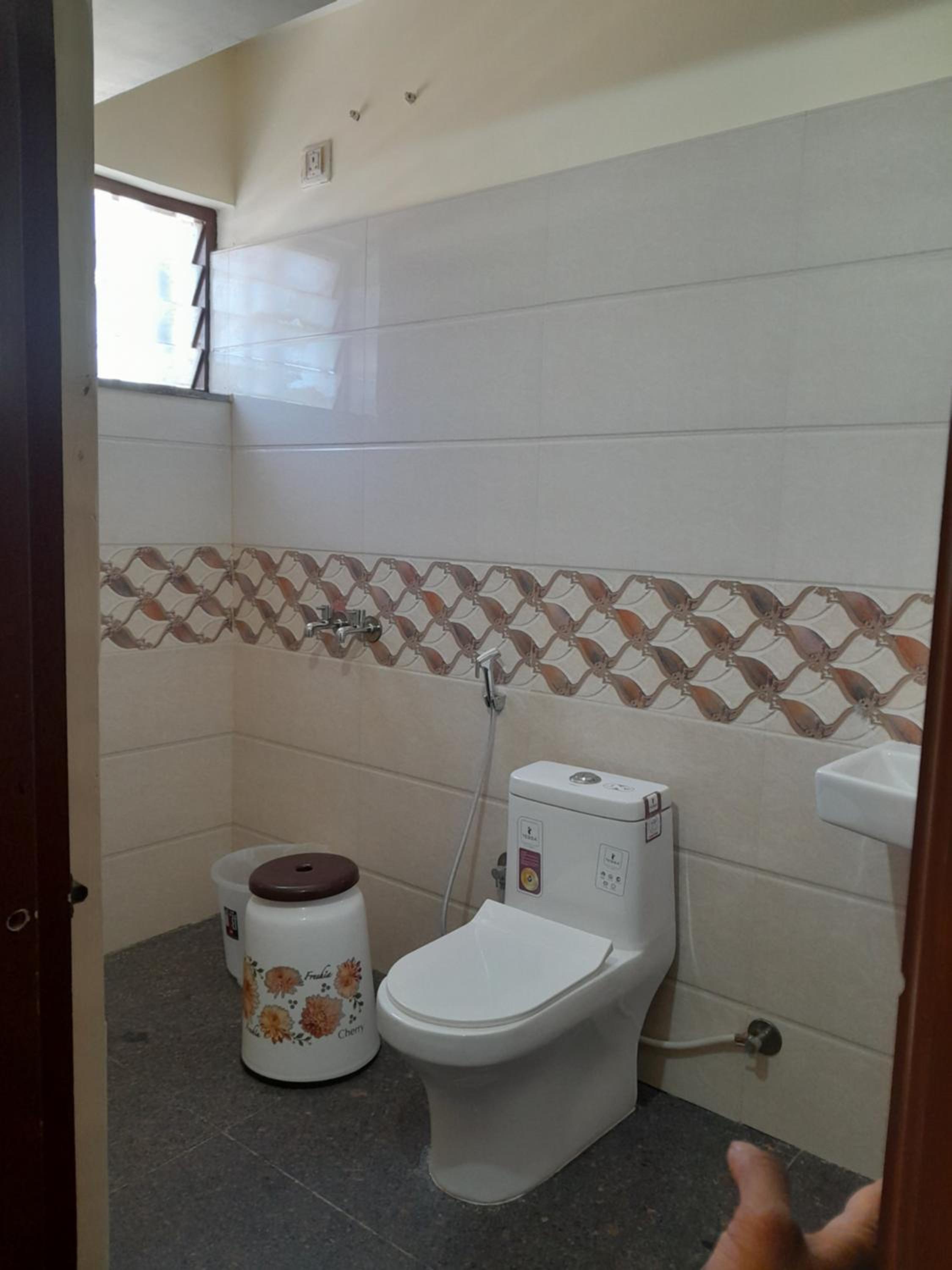Deluxe Double Room (2 Adults + 1 Child) - Photo 3