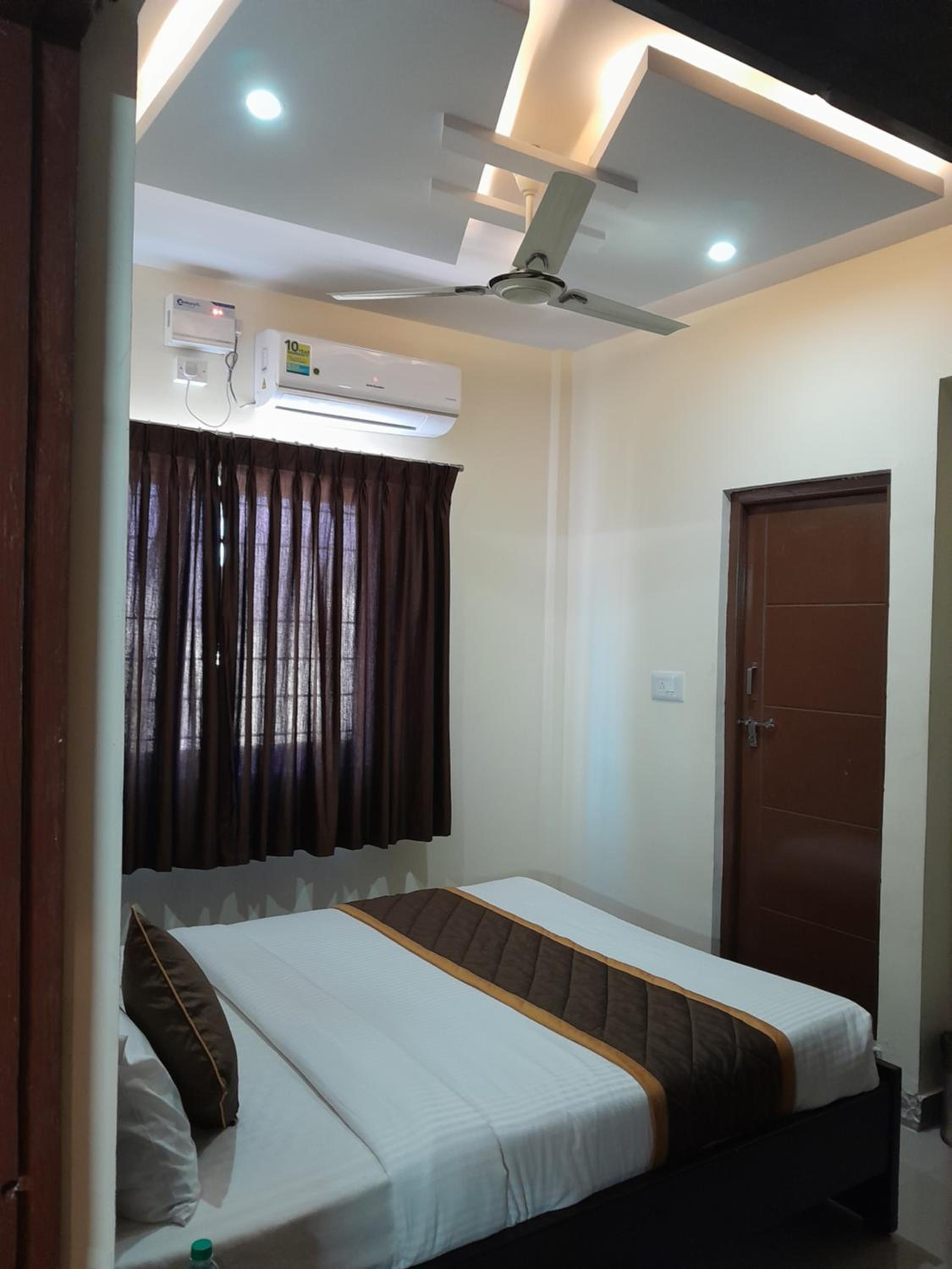 Apartment with Terrace - Photo 29
