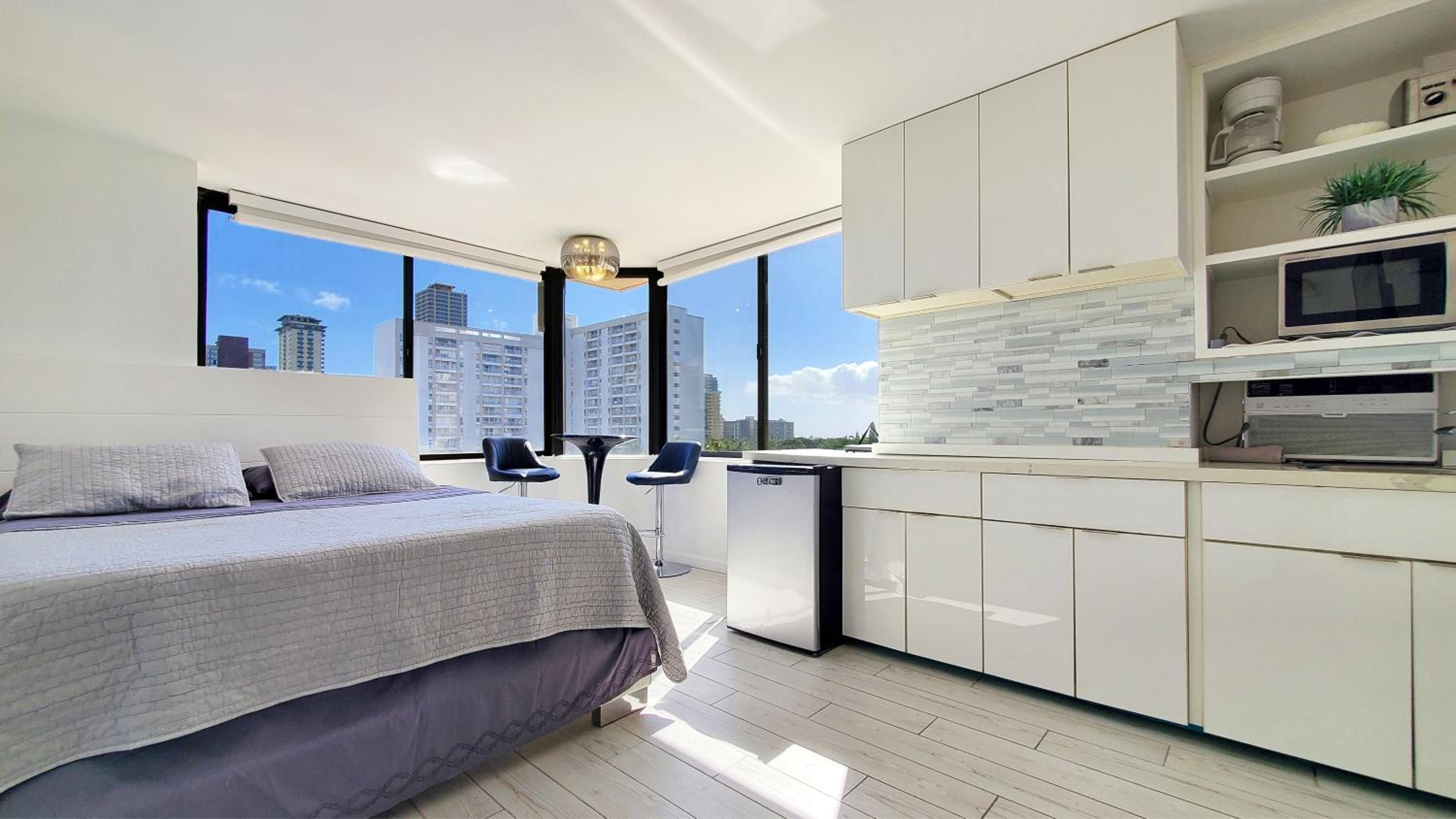 Apartment with Sea View - Photo 13