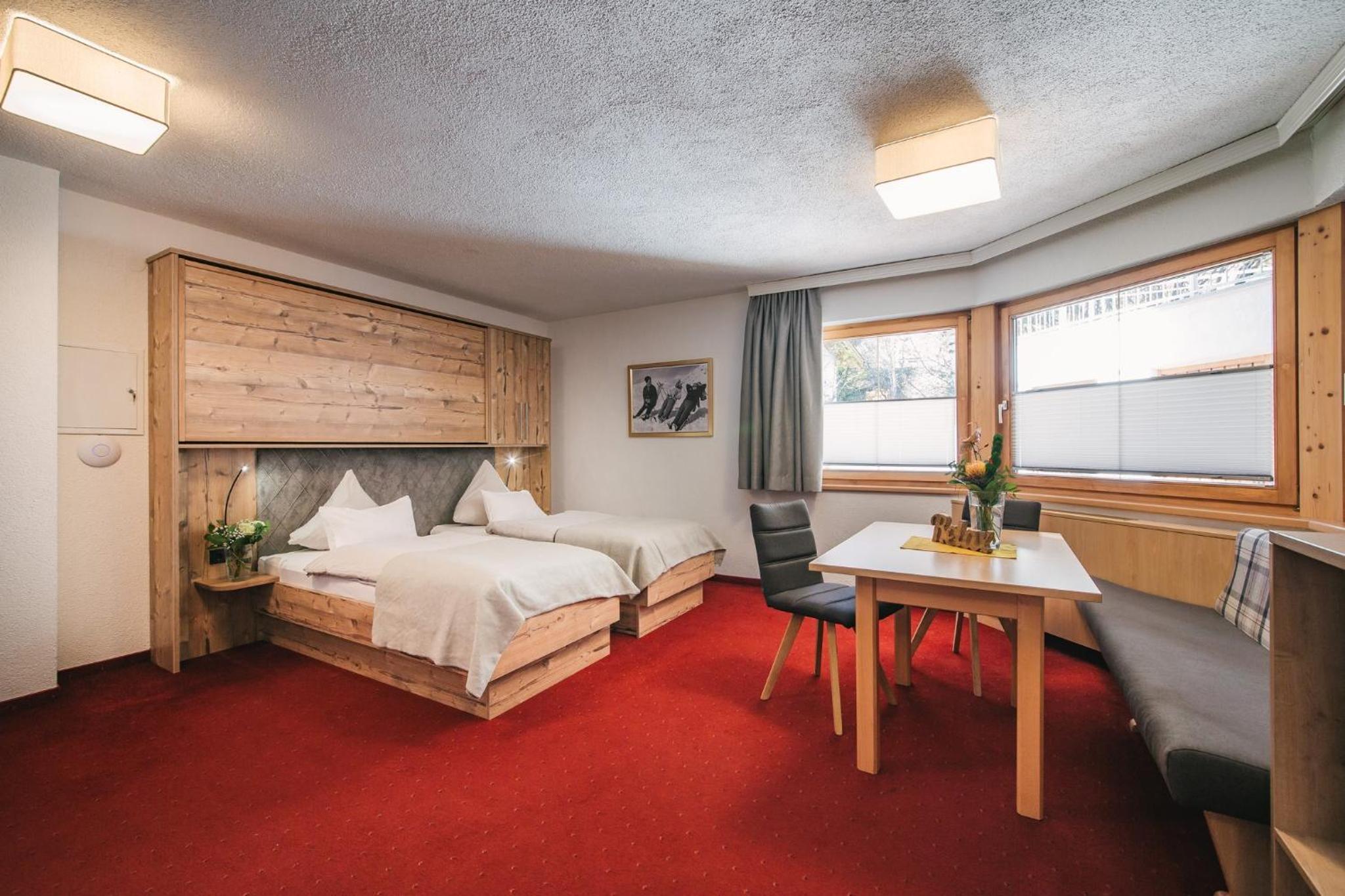 Deluxe Suite # 102